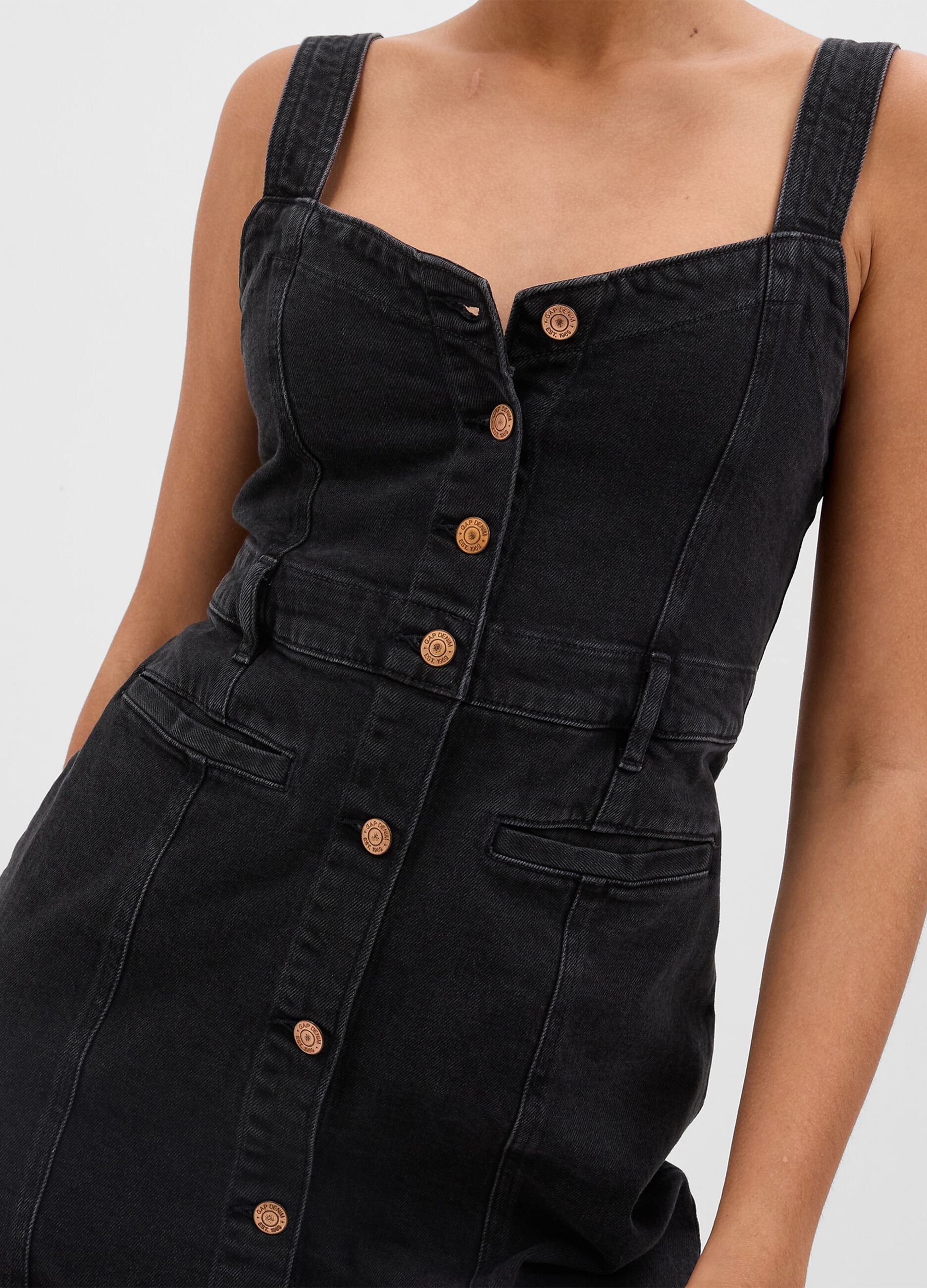 Short pinafore dress in denim with pockets_3