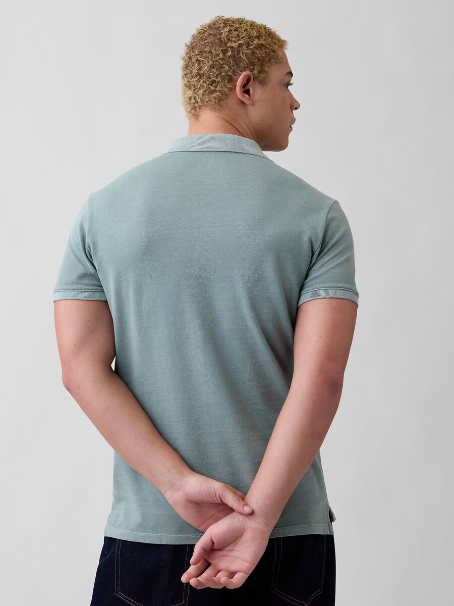 Polo a maniche corte in cotone con logo GAP Uomo_1