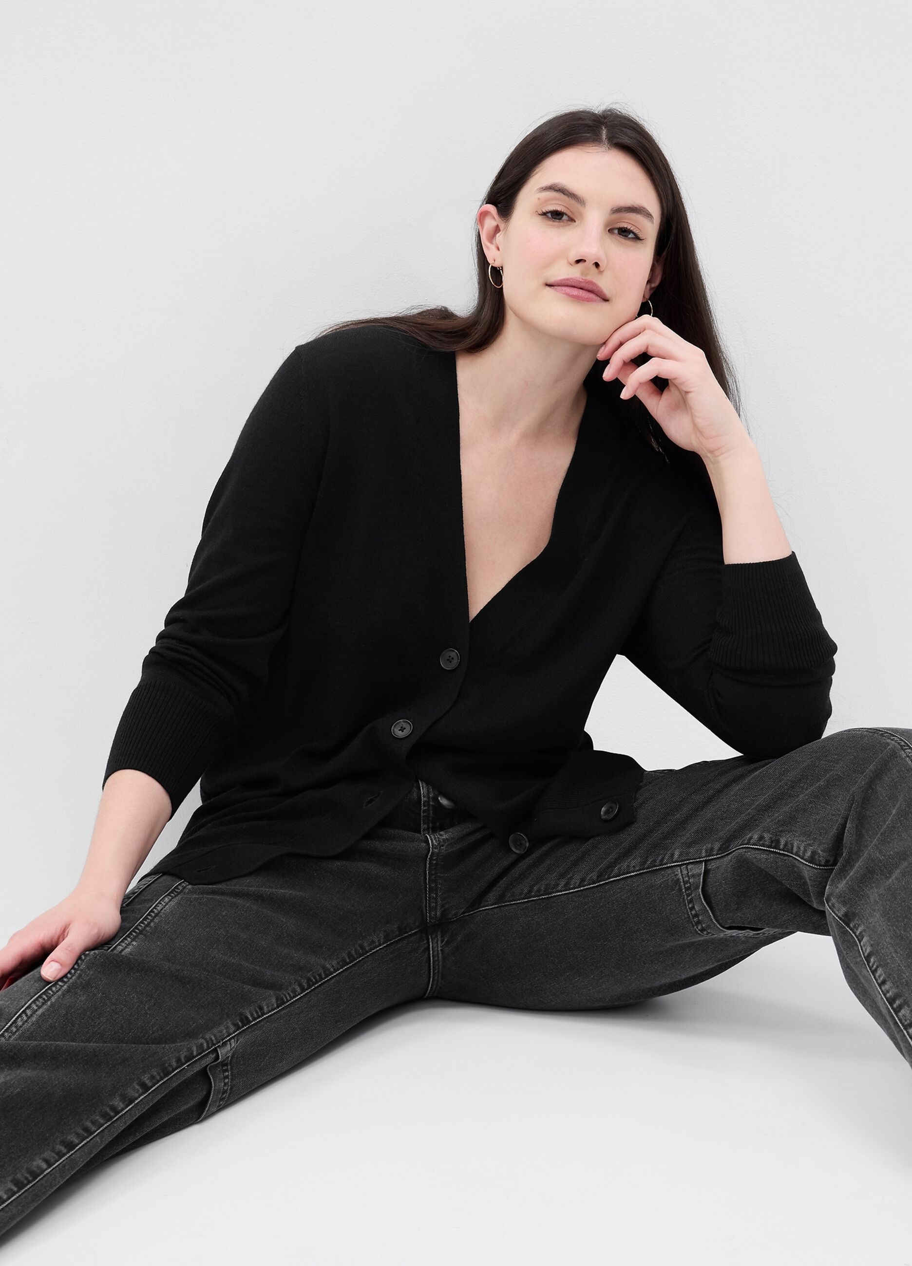 Merino wool cardigan with V neck_3