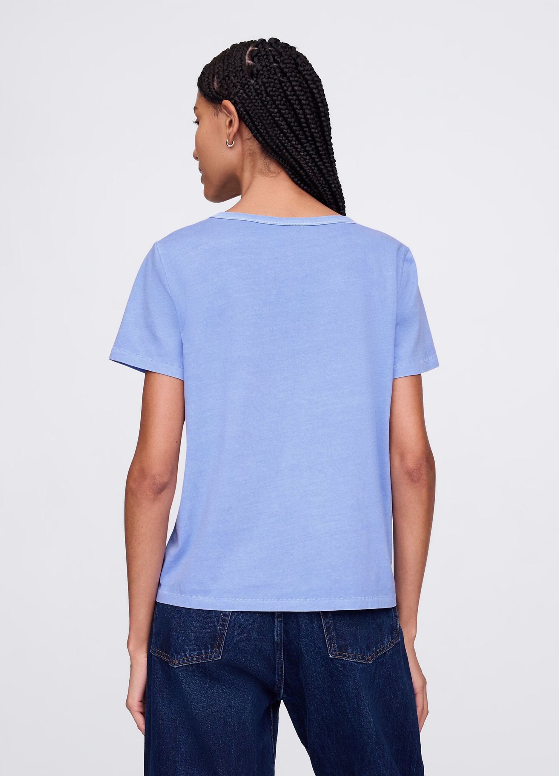 T-shirt azzurra a maniche corte_2