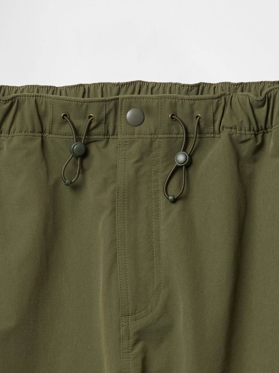 Pantaloni regular verdi Gap Uomo_5
