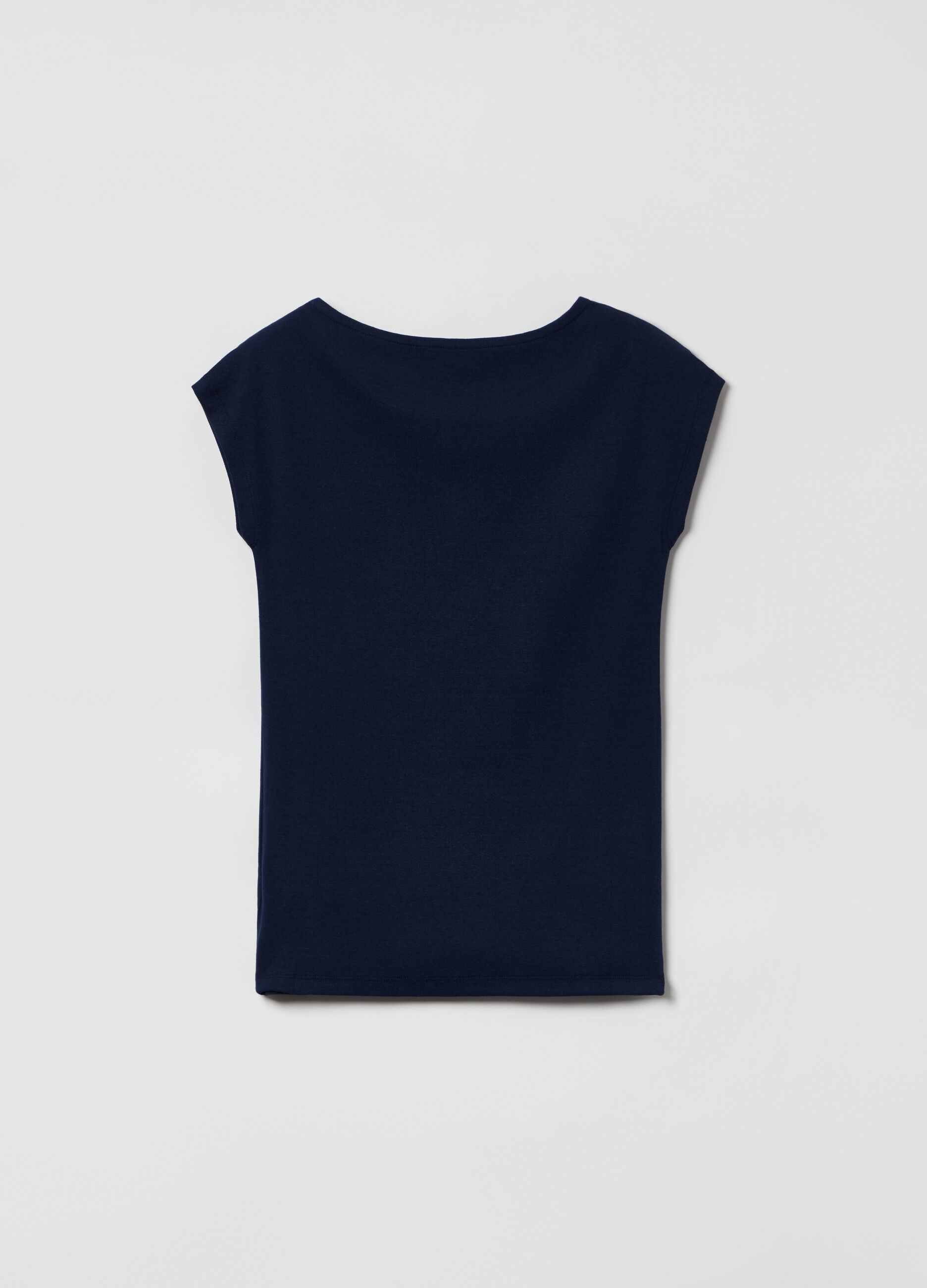 T-shirt con scollo a barchetta_2