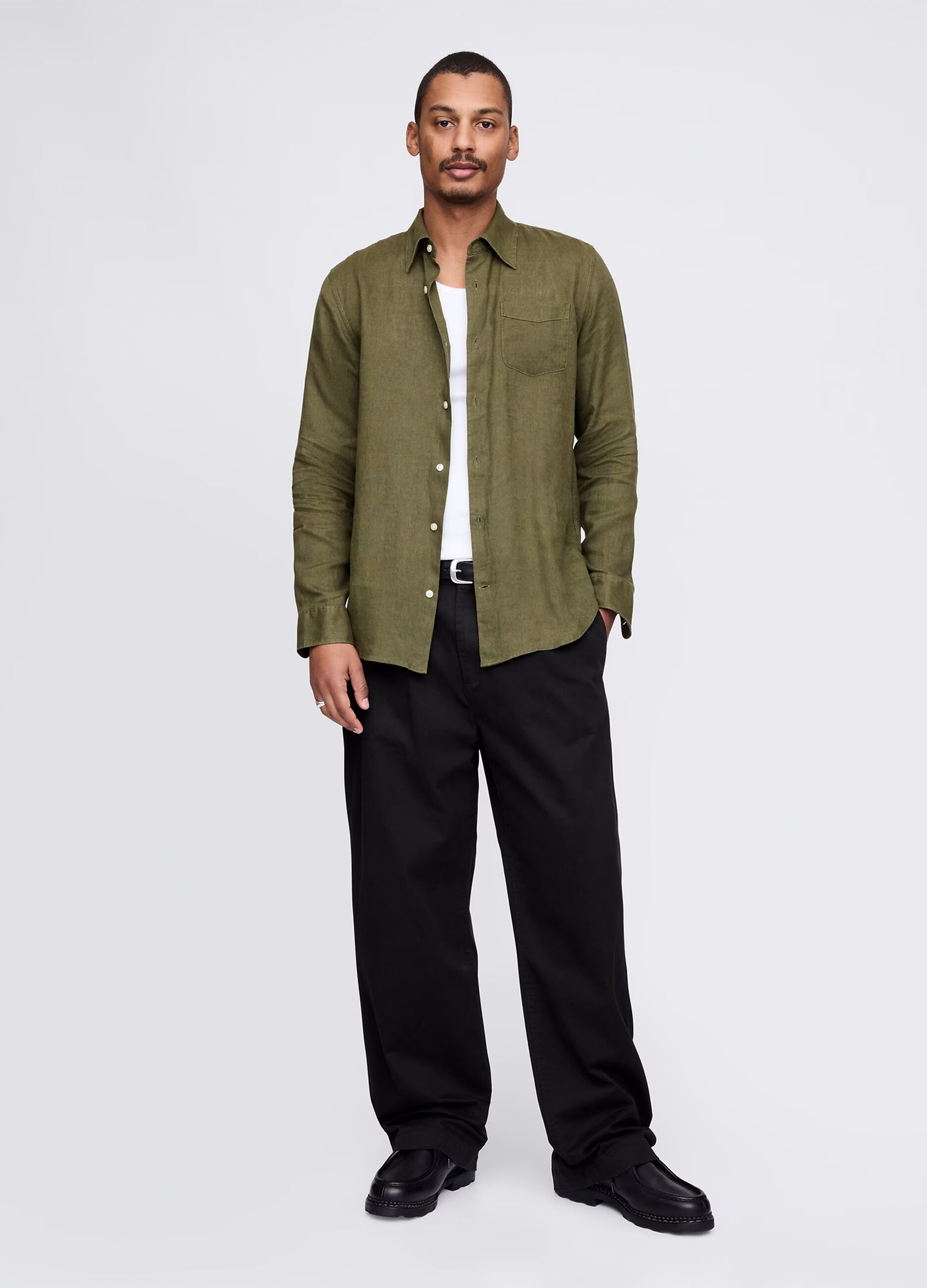 Camicia verde a maniche lunghe in lino_1