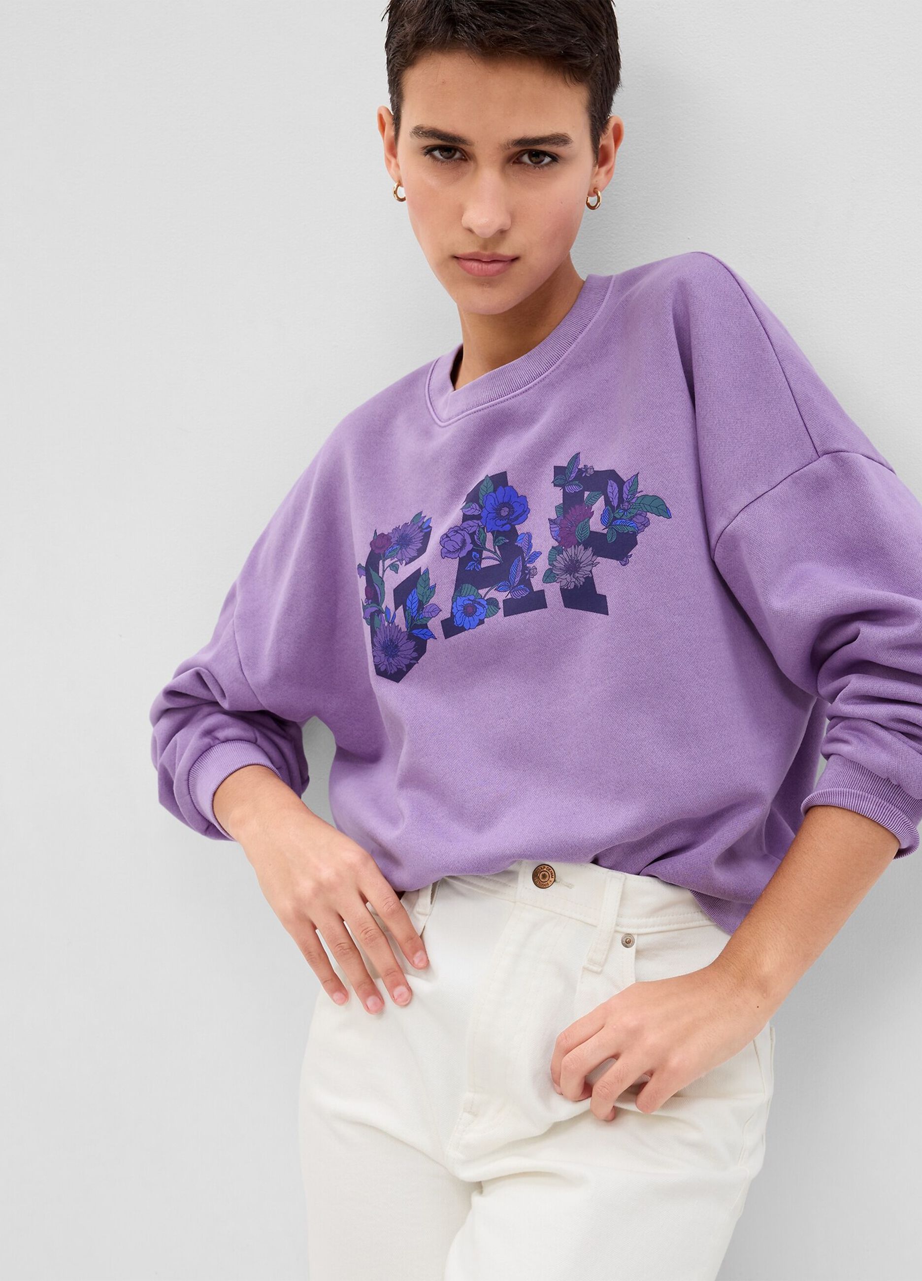 Sweatshirt with round neck and floral logo print