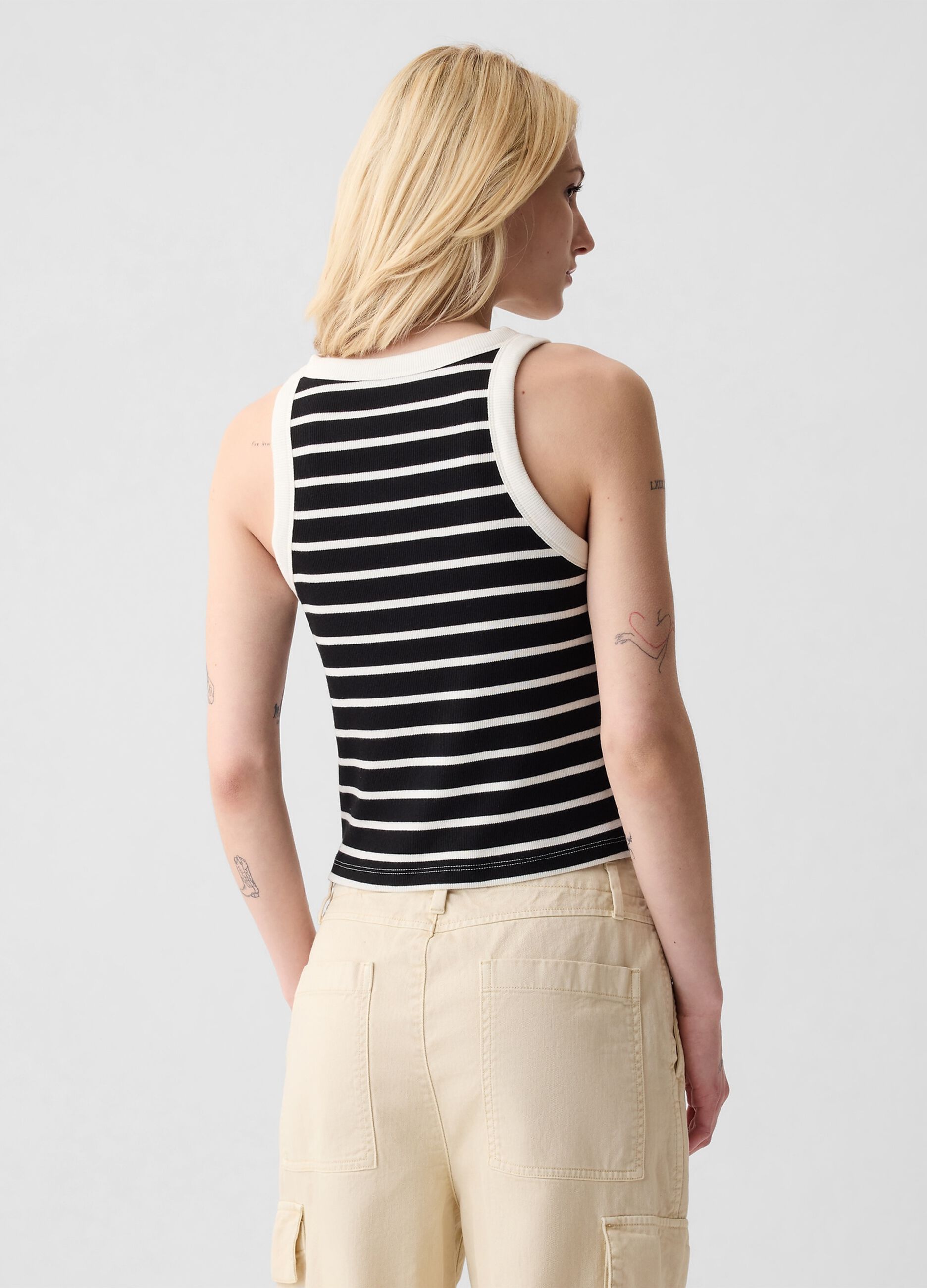 Tank top crop a costine con scollo halter_2