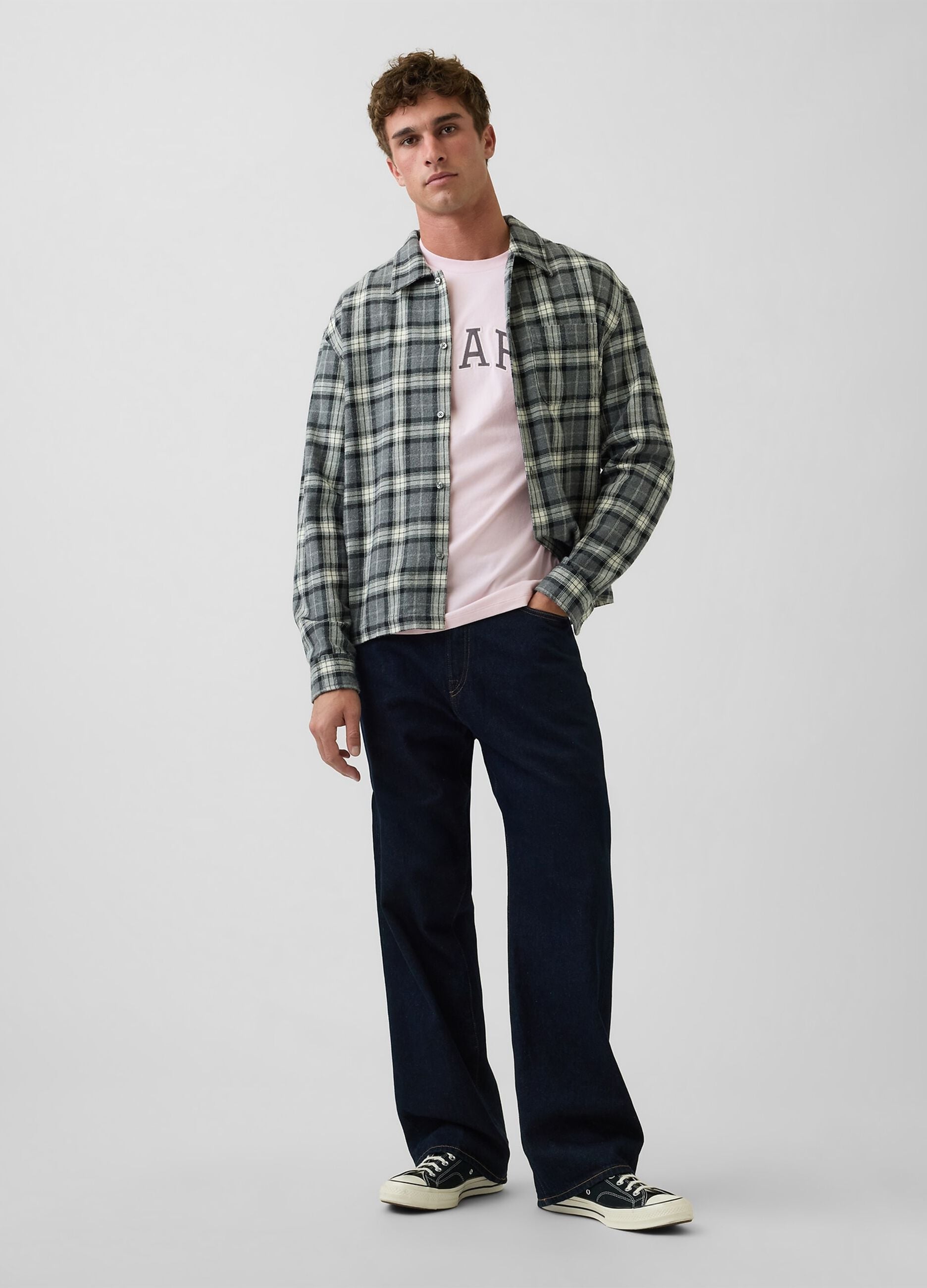 T-shirt in puro cotone con logo GAP a maniche corte