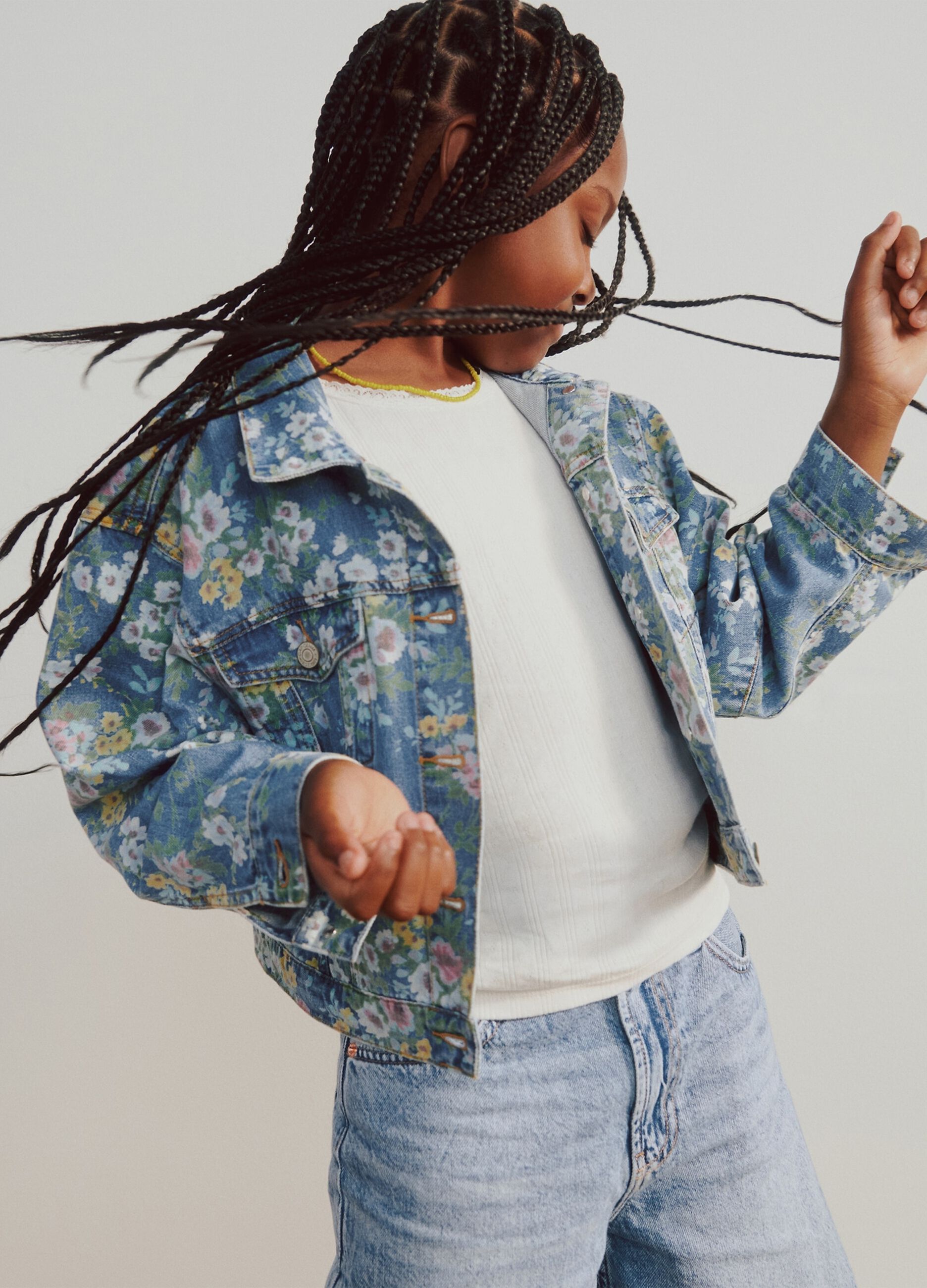 Giacca denim multicolor con fiori_3