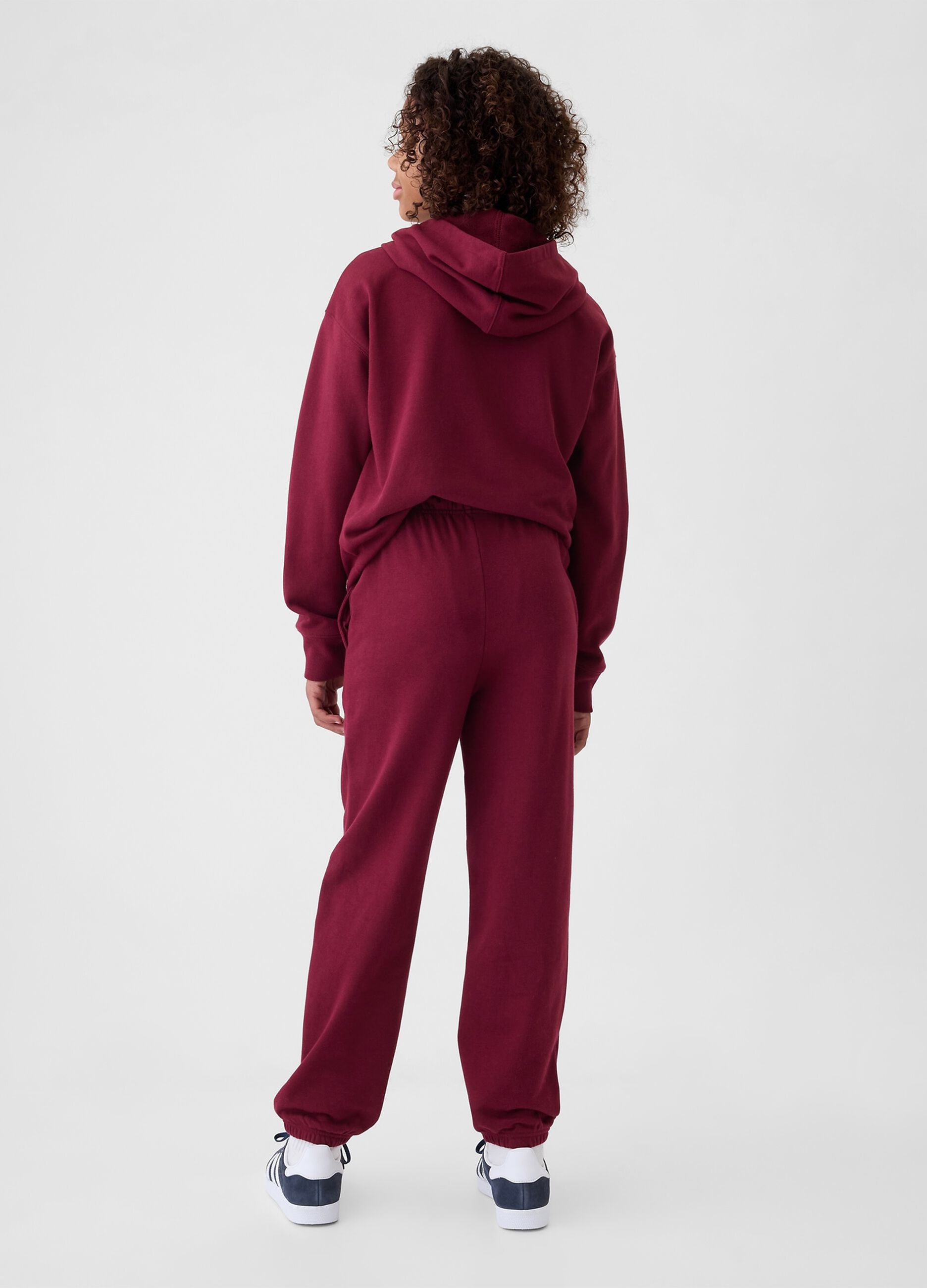 Jogger slim fit con coulisse e ricamo logo_2