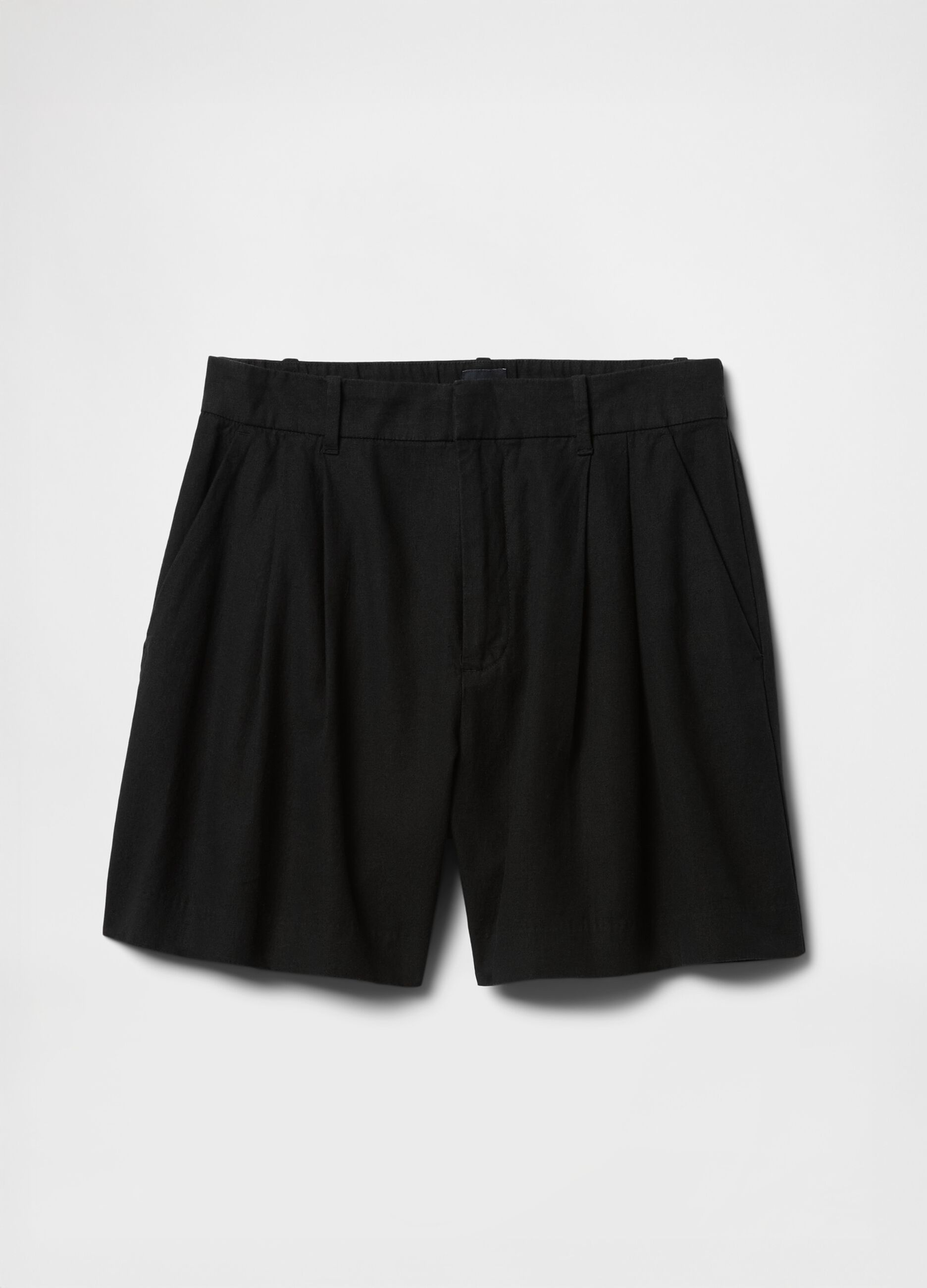 Completo nero estivo con gilet e shorts_6