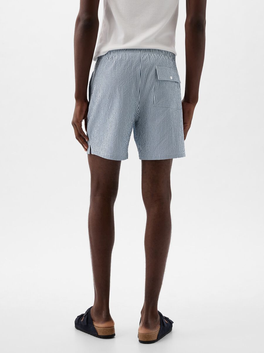 Swimming trunks with pattern and drawstring Man_3