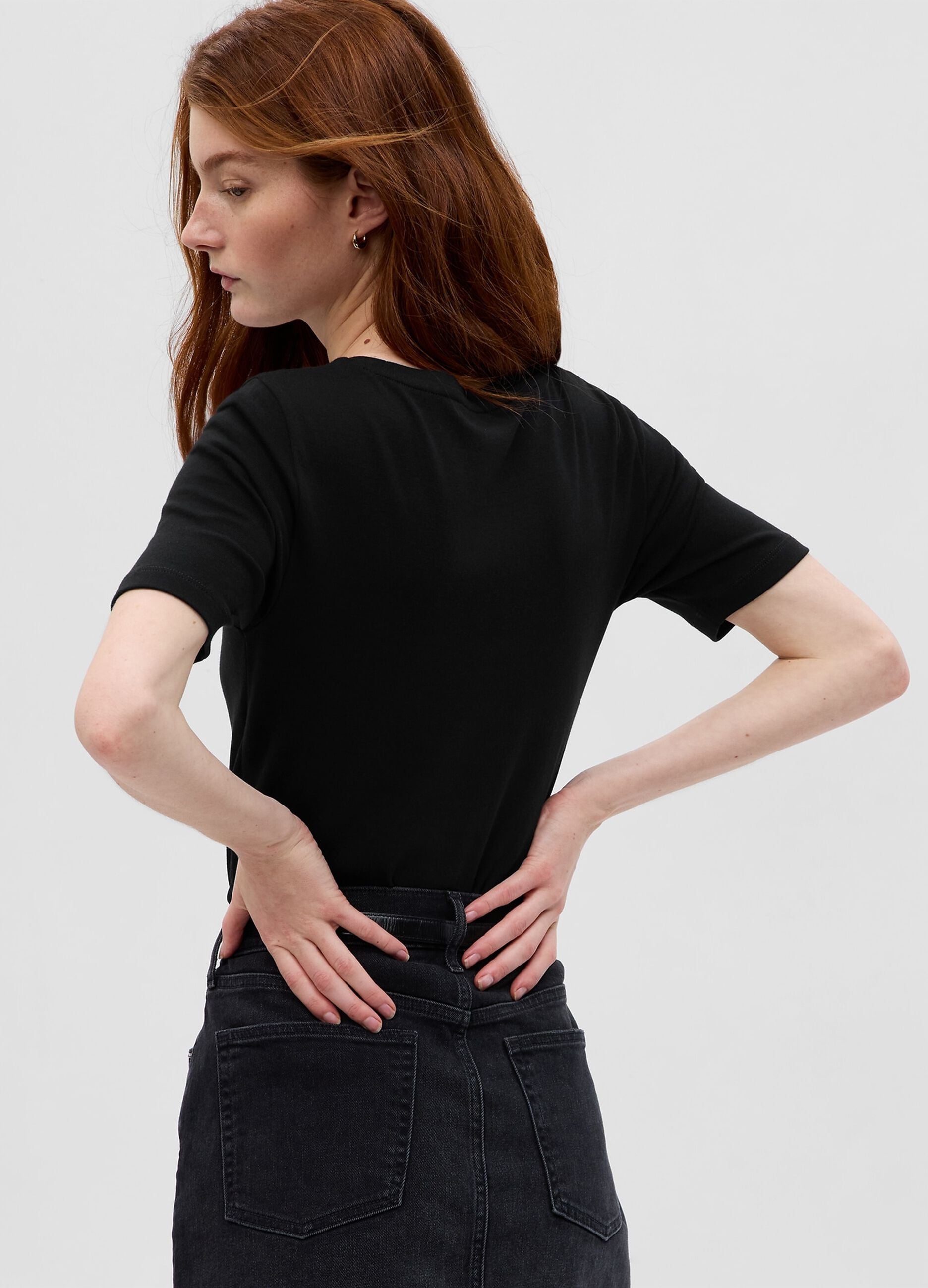 T-shirt girocollo in cotone e viscosa stretch