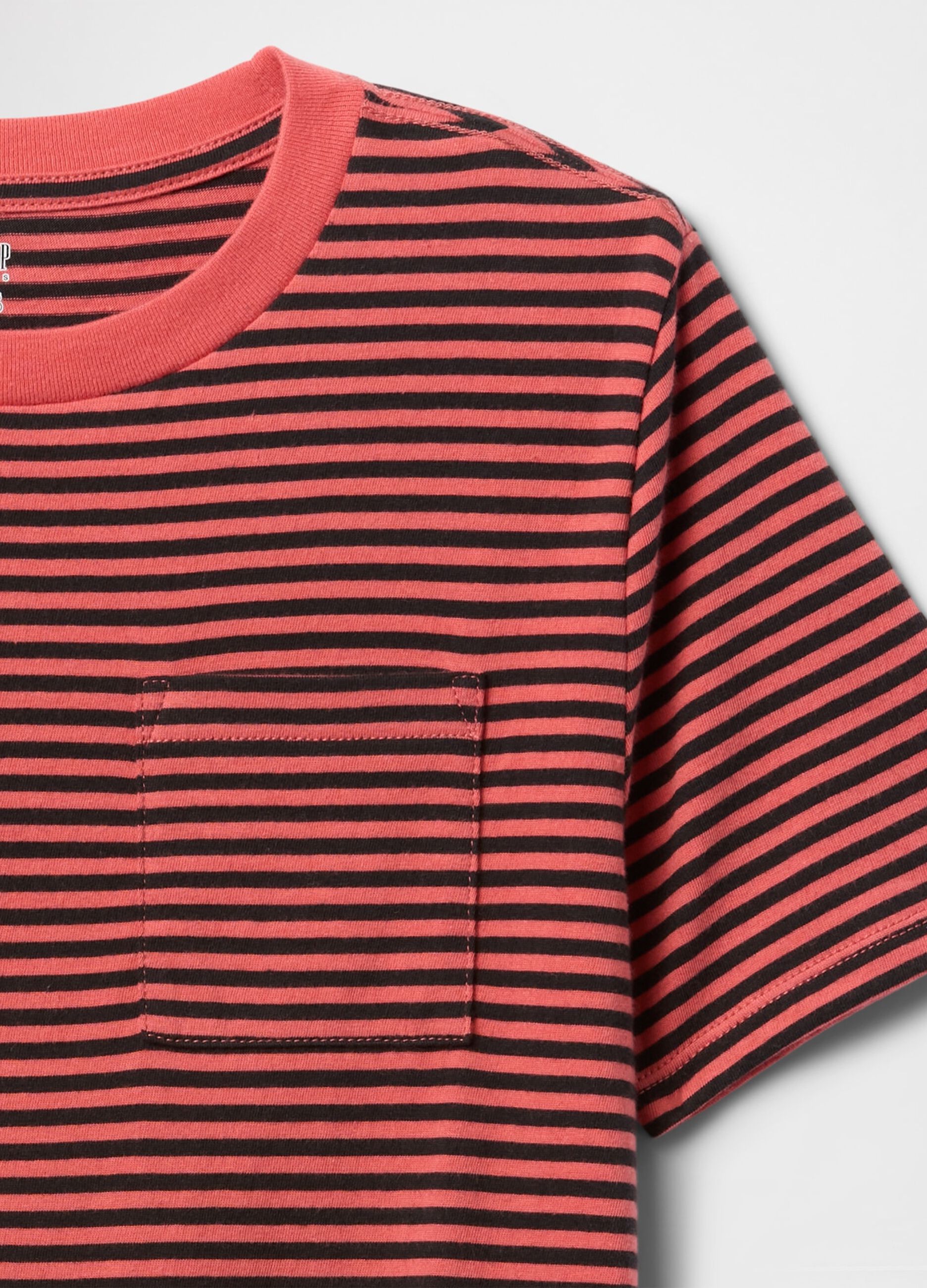 T-shirt a righe rosse e nere con taschino_3