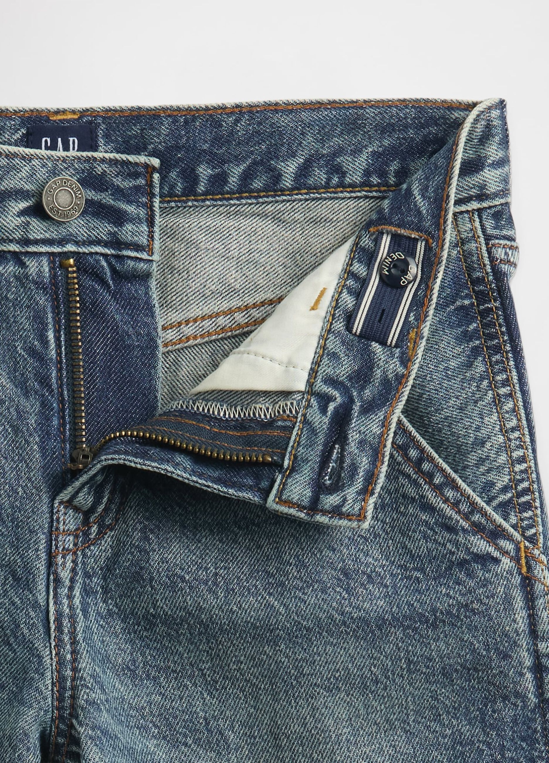 Bermuda in denim lavato con tasche_4