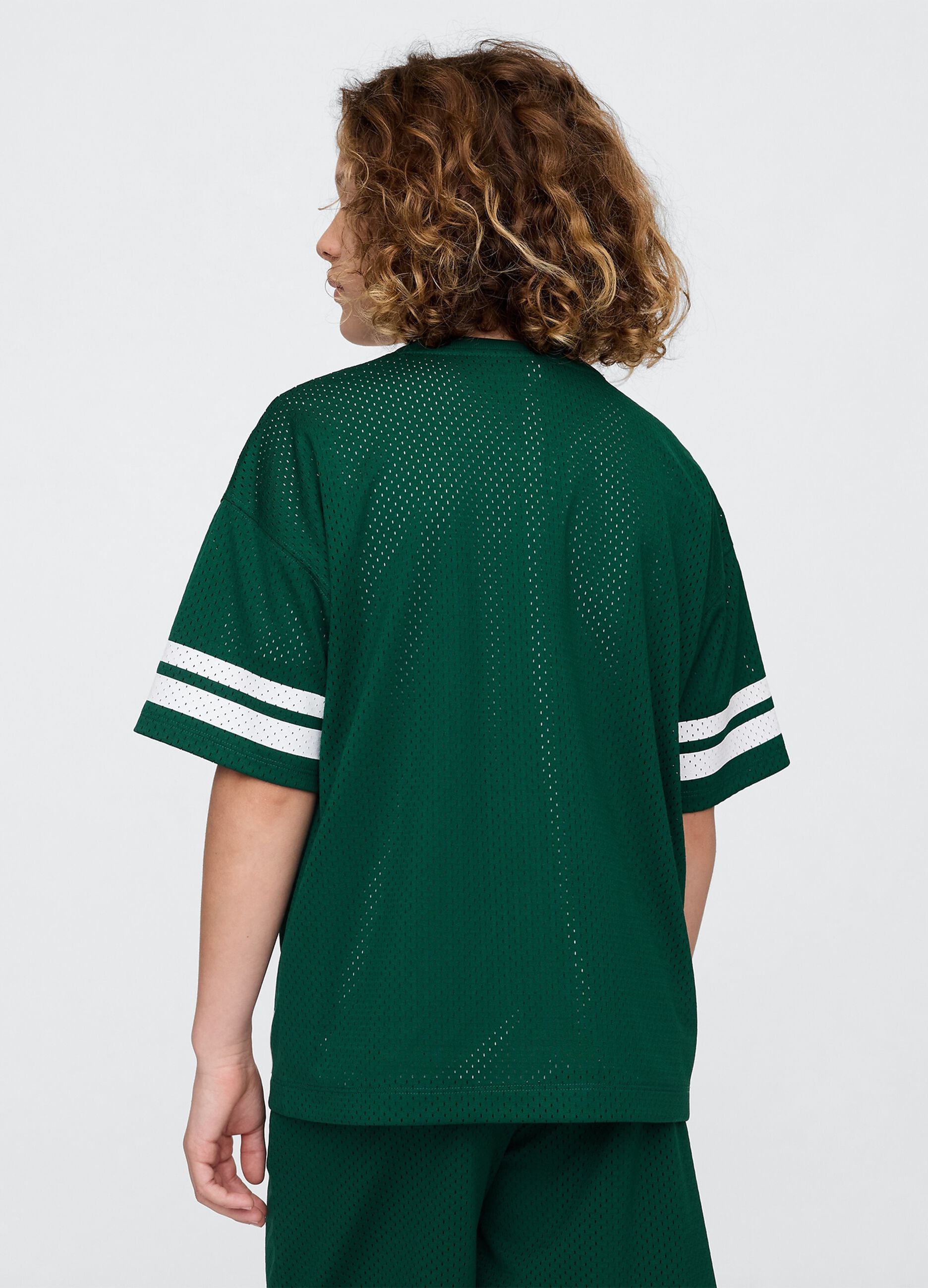 Maglia sportiva verde con logo GAP 1969_2