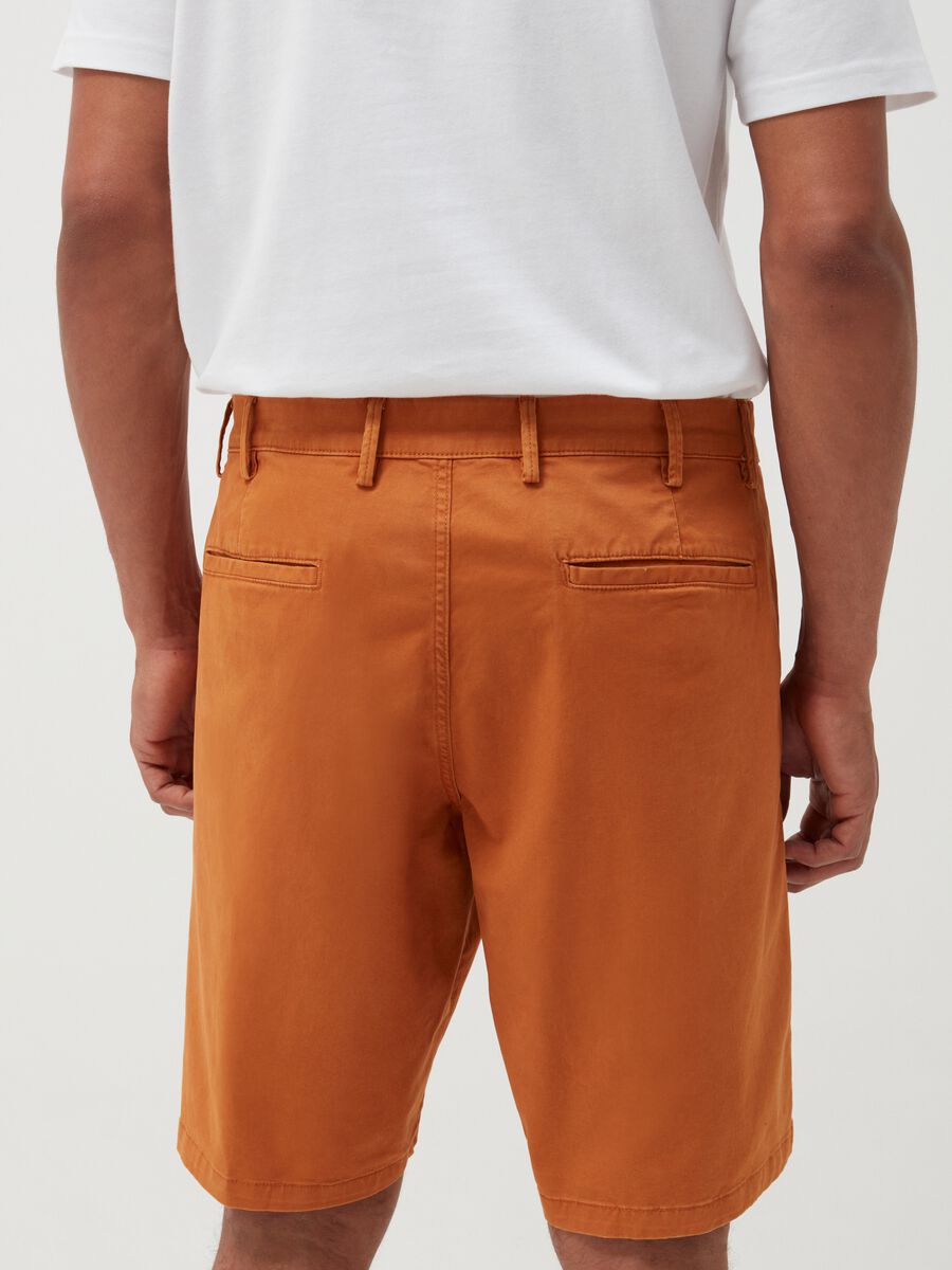Bermuda in cotone e Lyocell cinque tasche Uomo_2