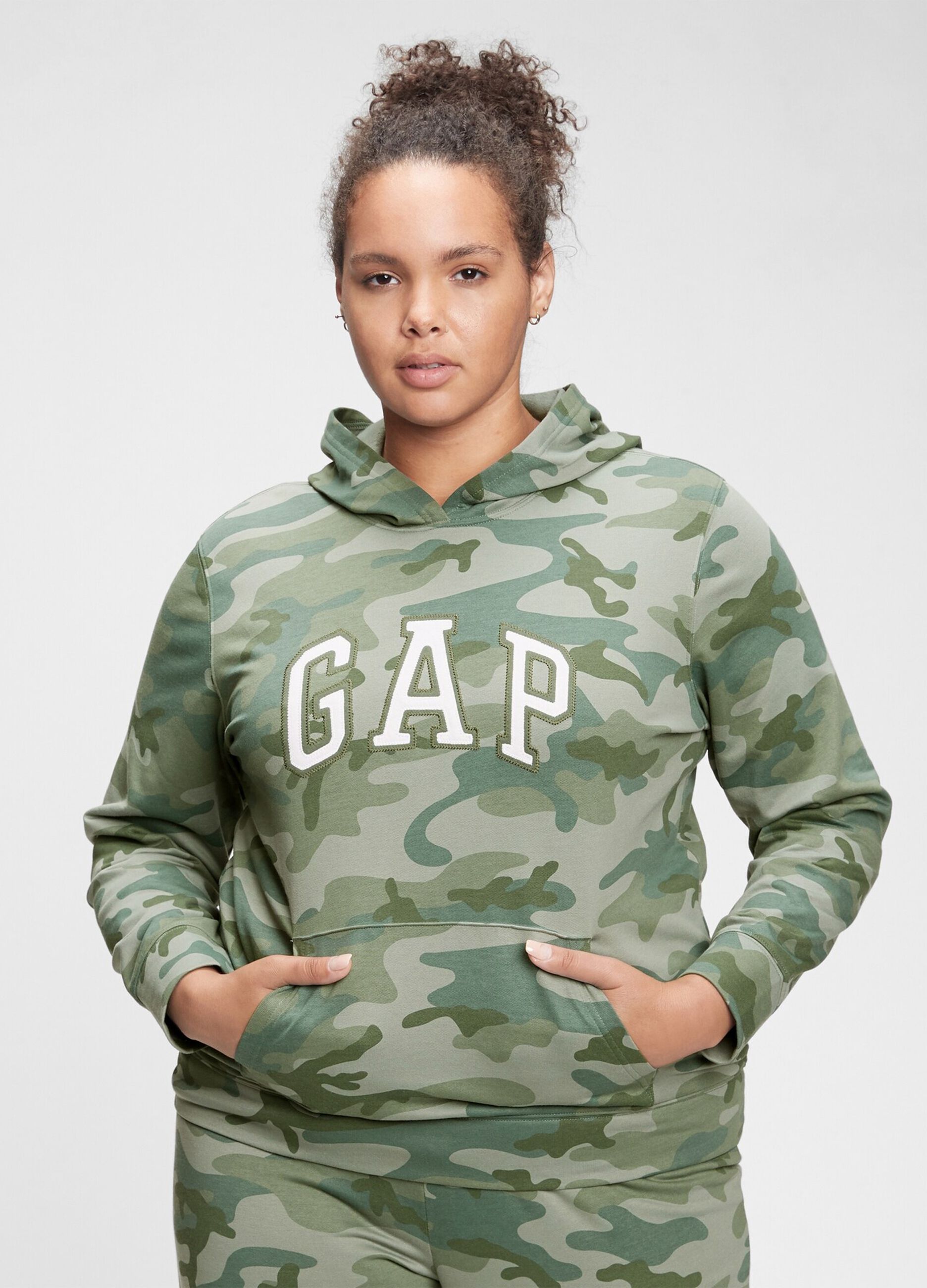 Camo hoodie with embroidered logo_2