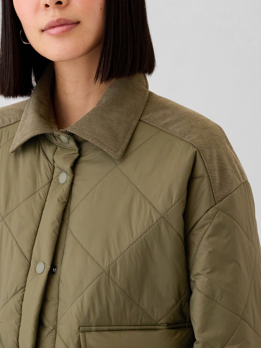 Giacca corta trapuntata con dettagli in corduroy Donna_3