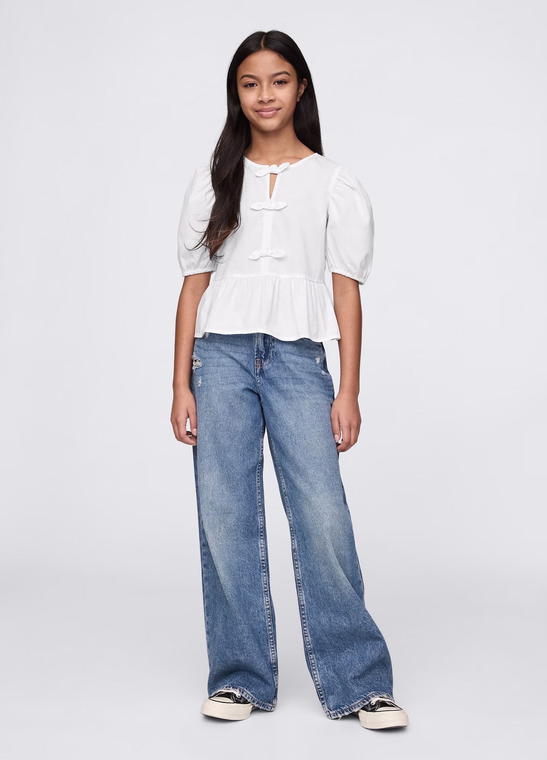 Camicia bianca in cotone con fiocchetti_1