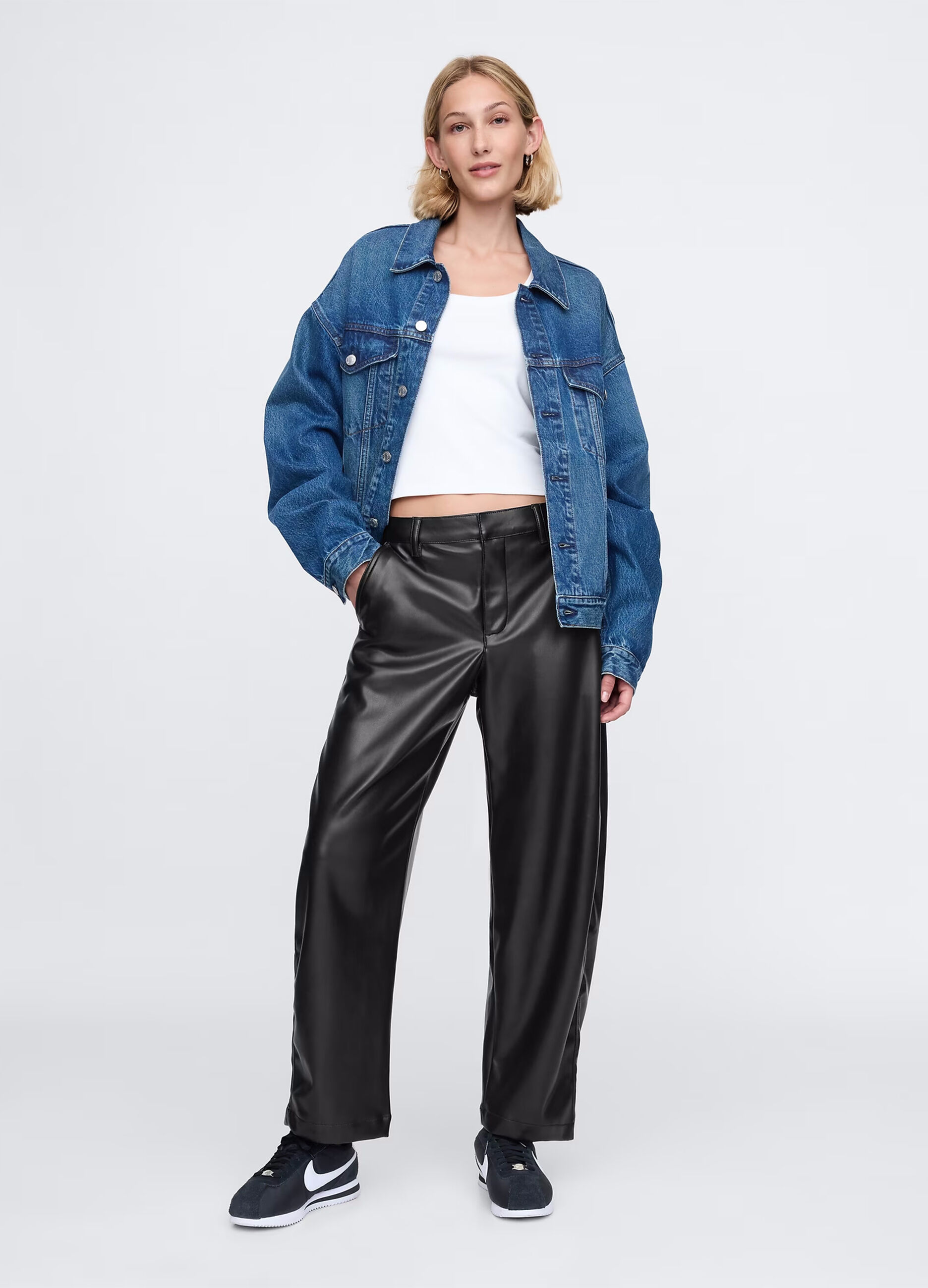 Pantalone barrel fit effetto lucido