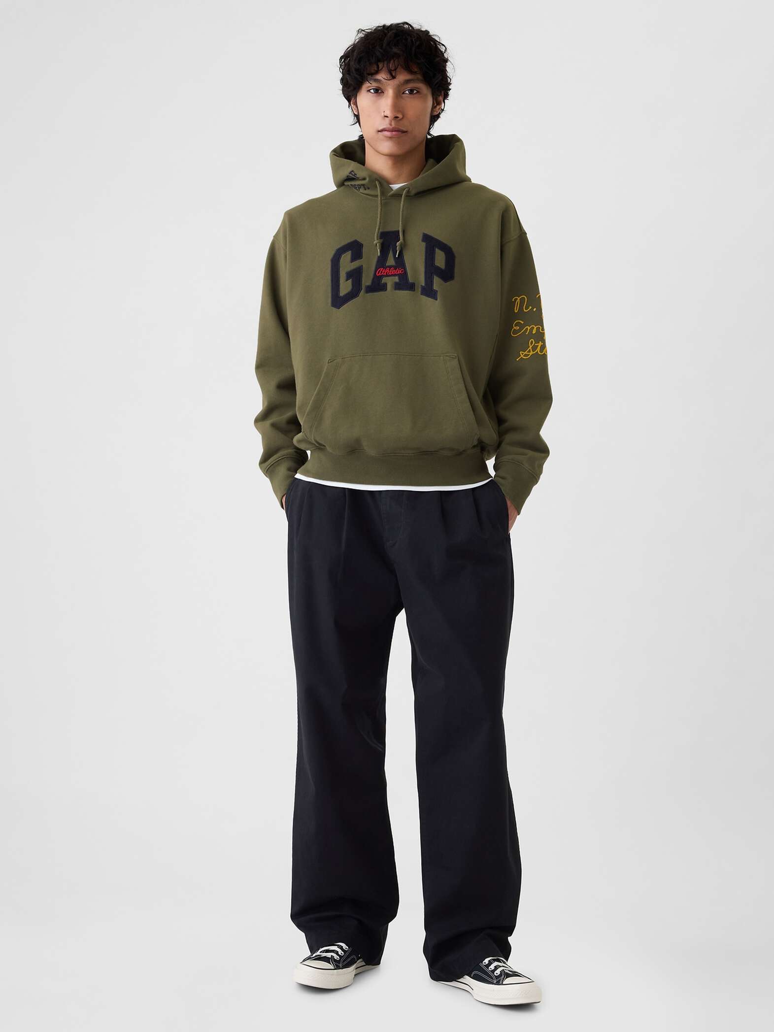 Felpa con cappuccio e patch logo_1