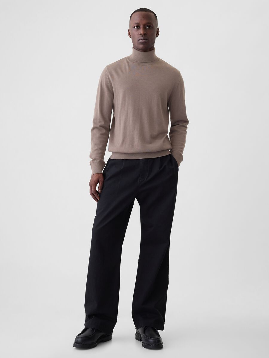 Pullover in lana merino a collo alto Uomo_1