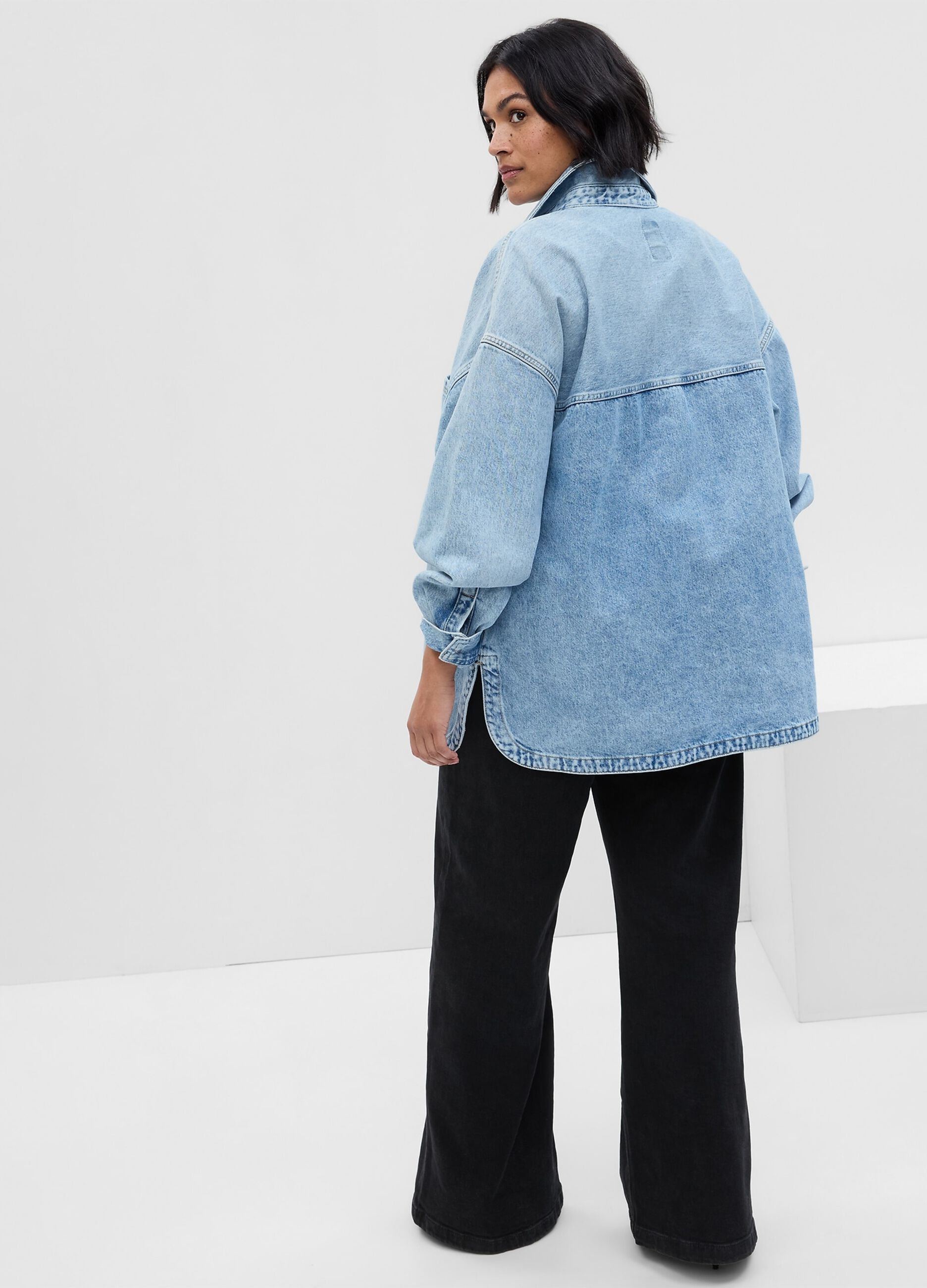 Denim shacket with pockets_4