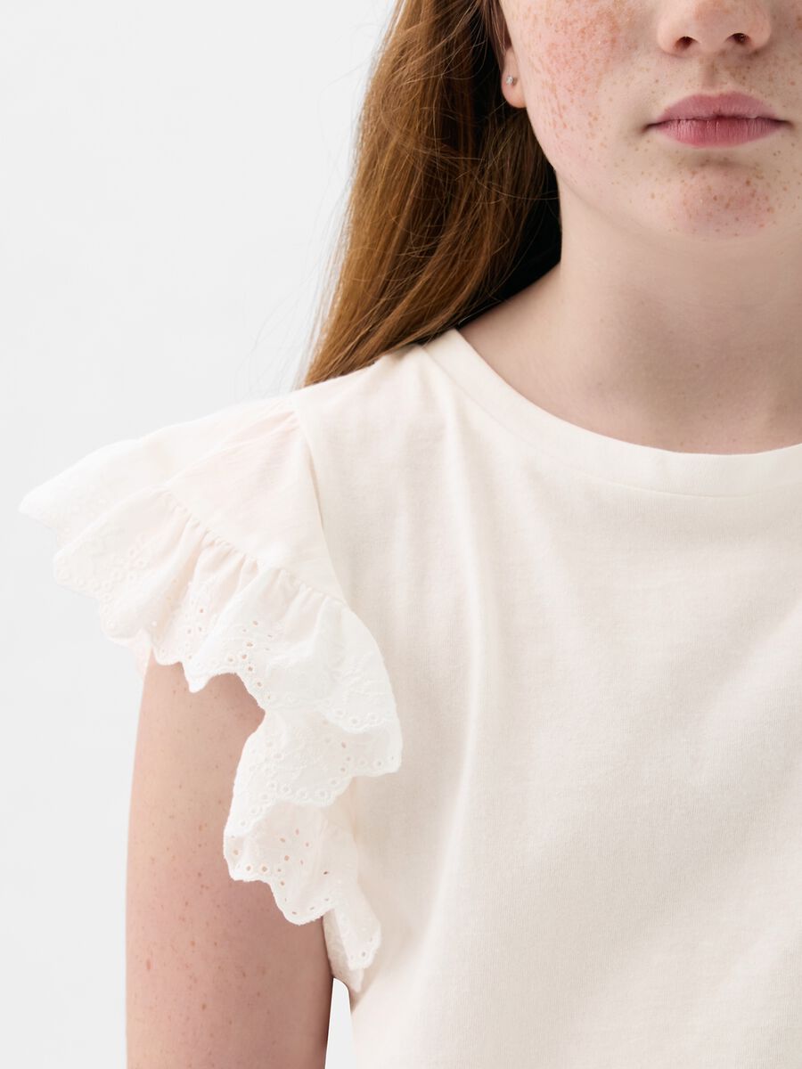 T-shirt in cotone con volant sangallo Bambina_2