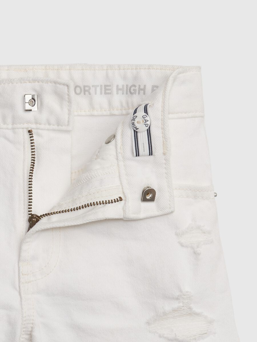 High-rise shorts in denim with worn look_2