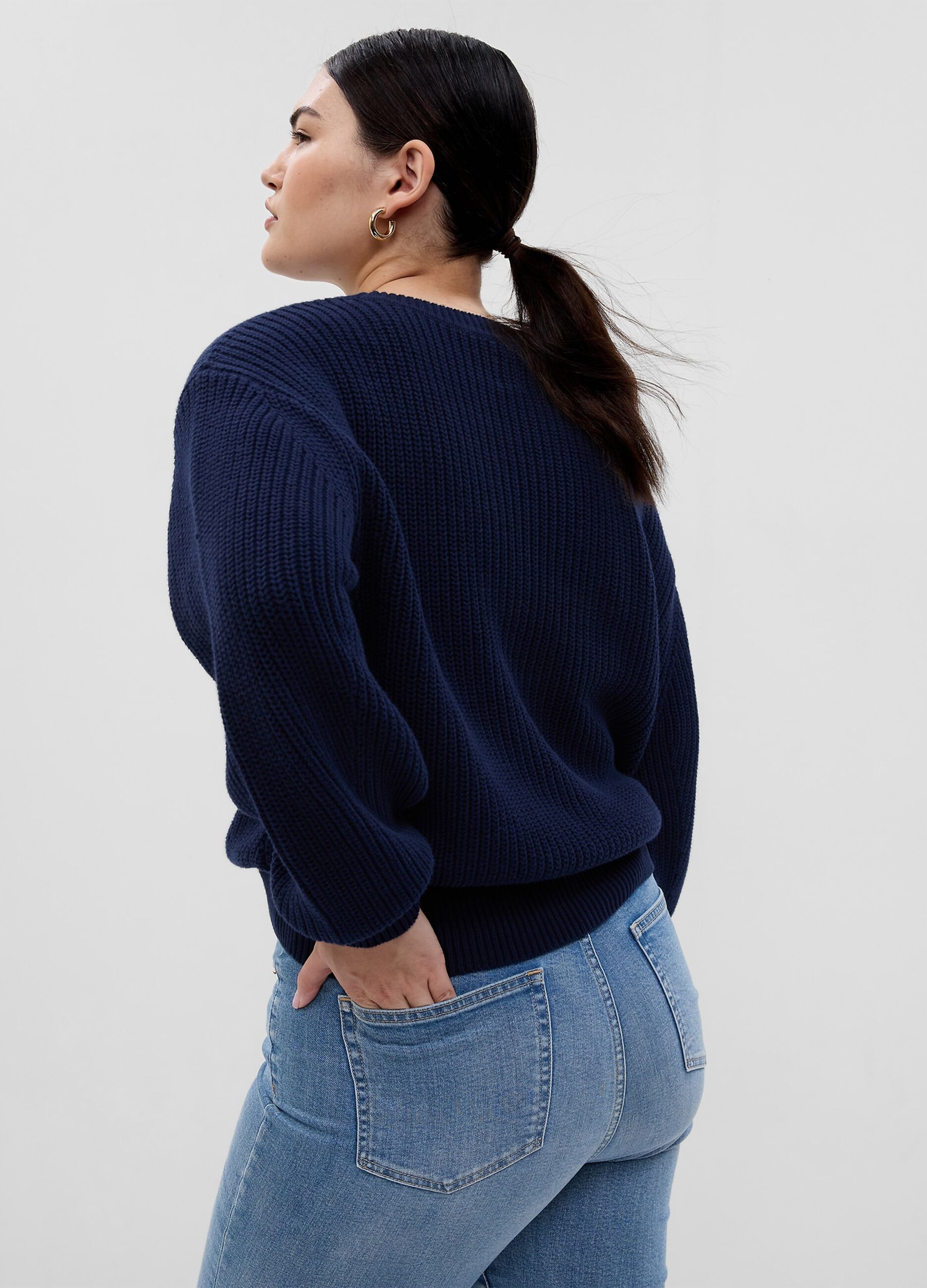 Pullover with round neck and ribbed design_3