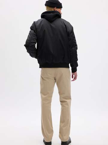 Pantaloni straight fit in cotone stretch_1