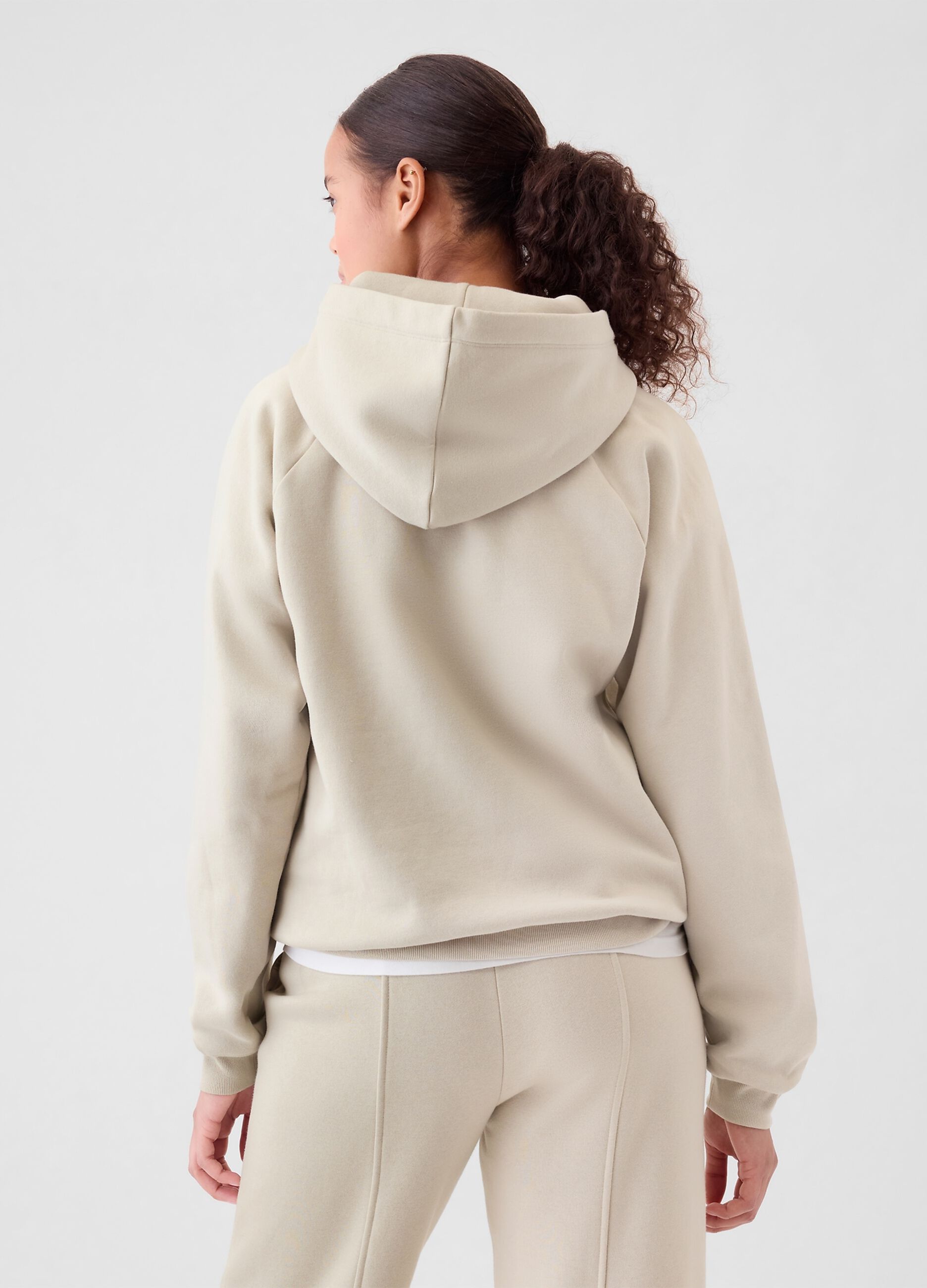Felpa con cappuccio maniche raglan_2