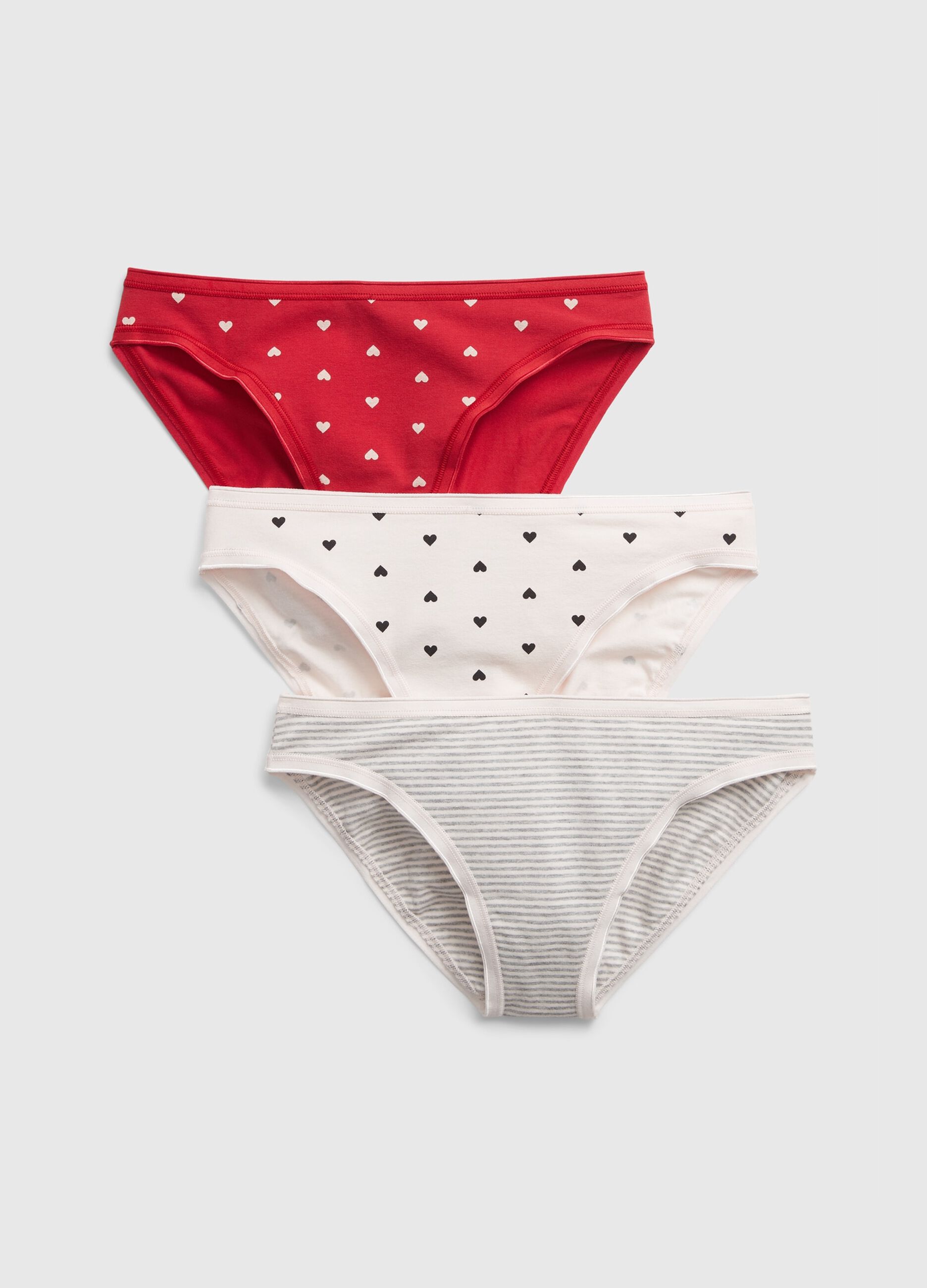 Three-pack briefs with heart and stripes print
