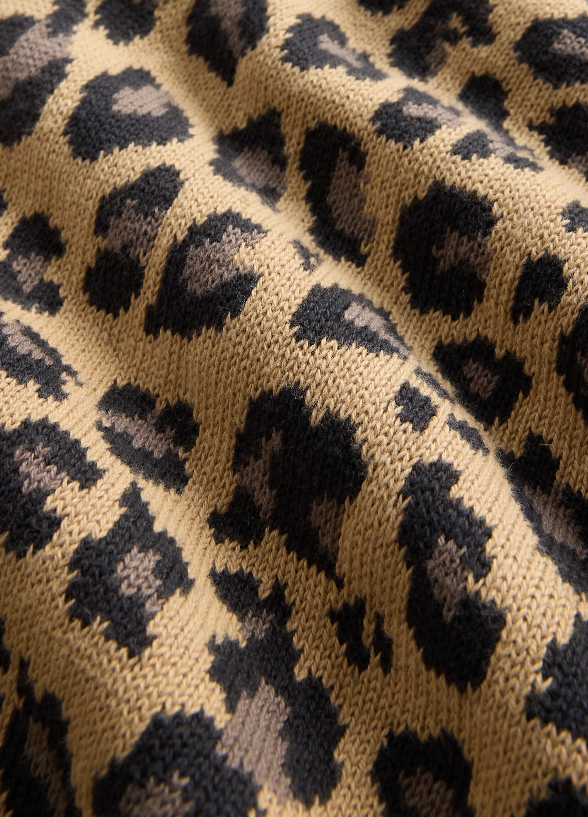 Maglione beige a stampa leopardata_4
