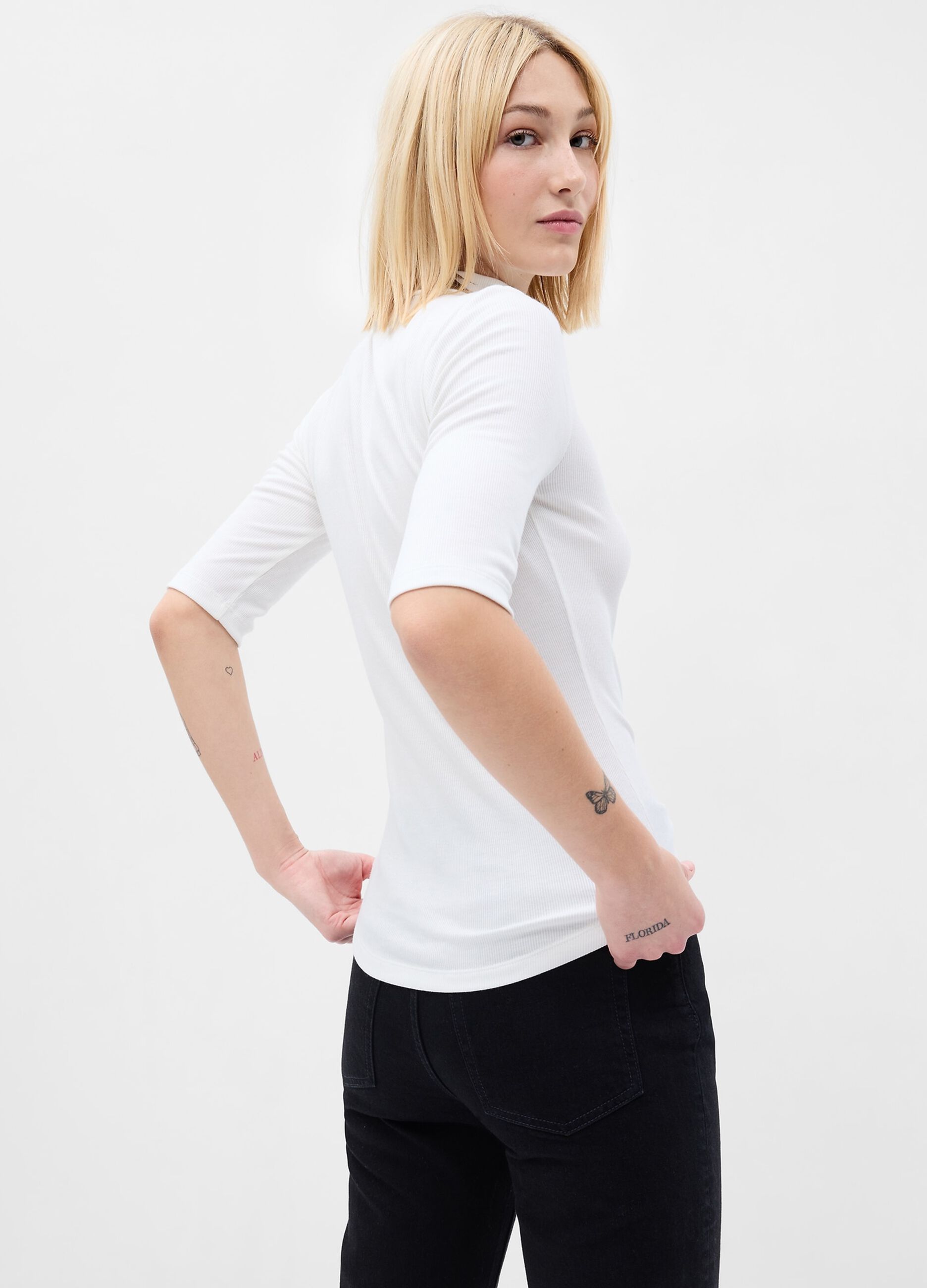 Fine-ribbed T-shirt with elbow-length sleeves_1