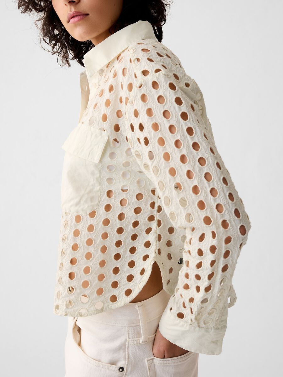 Camicia cropped con dettagli traforati Donna_2