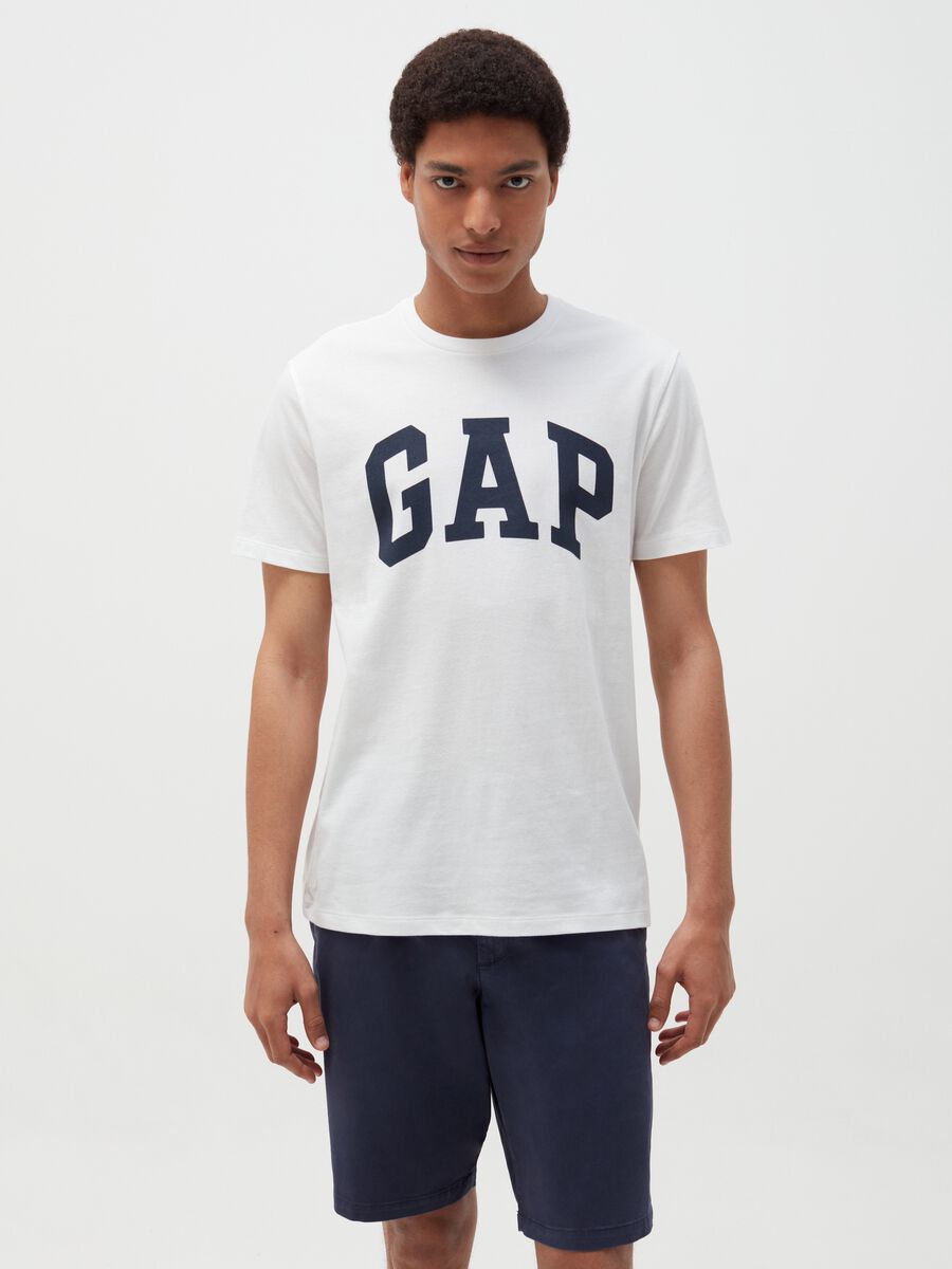 Bermuda chino in cotone e Lyocell Uomo_0