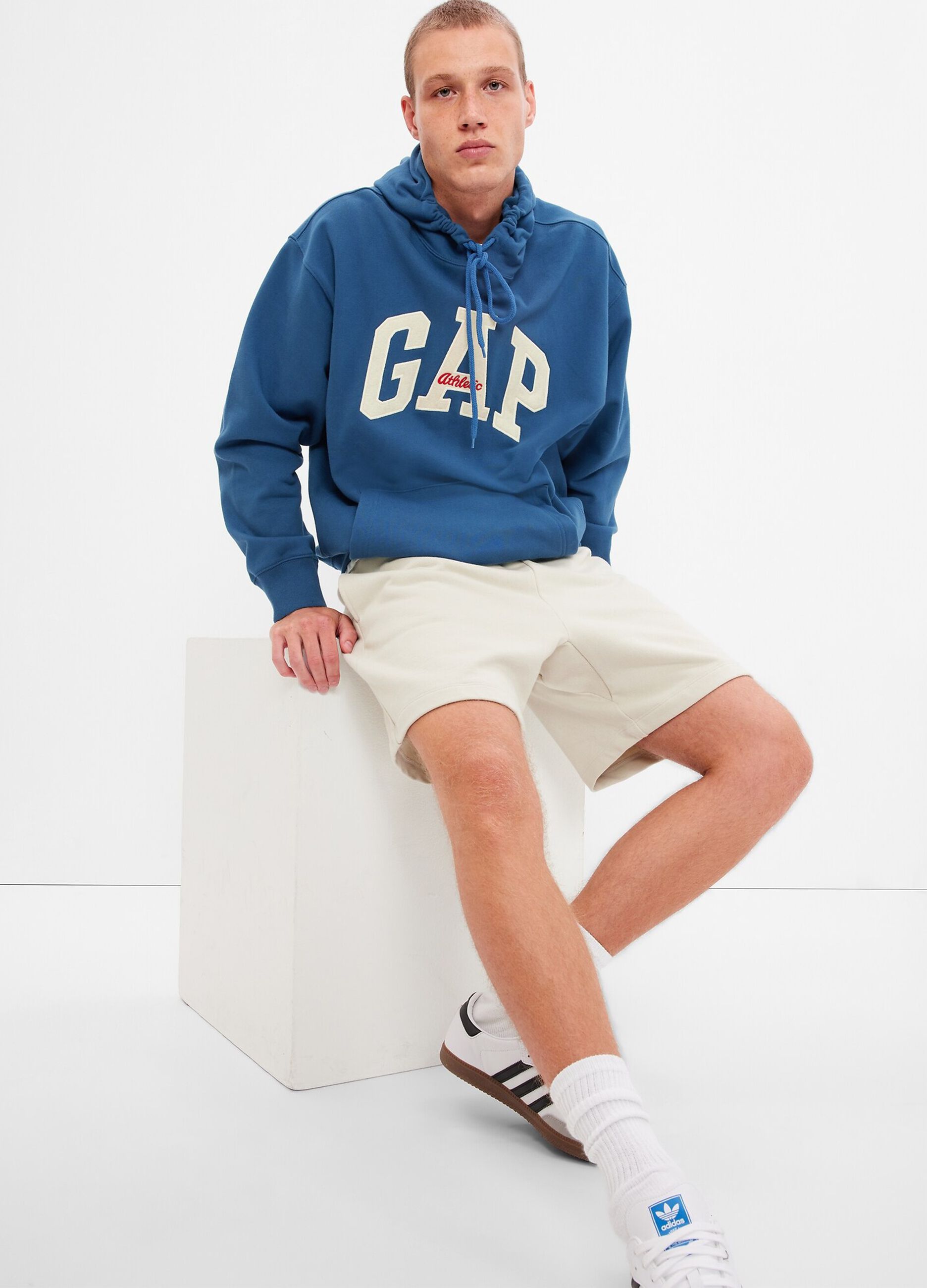 Oversize hoodie with logo