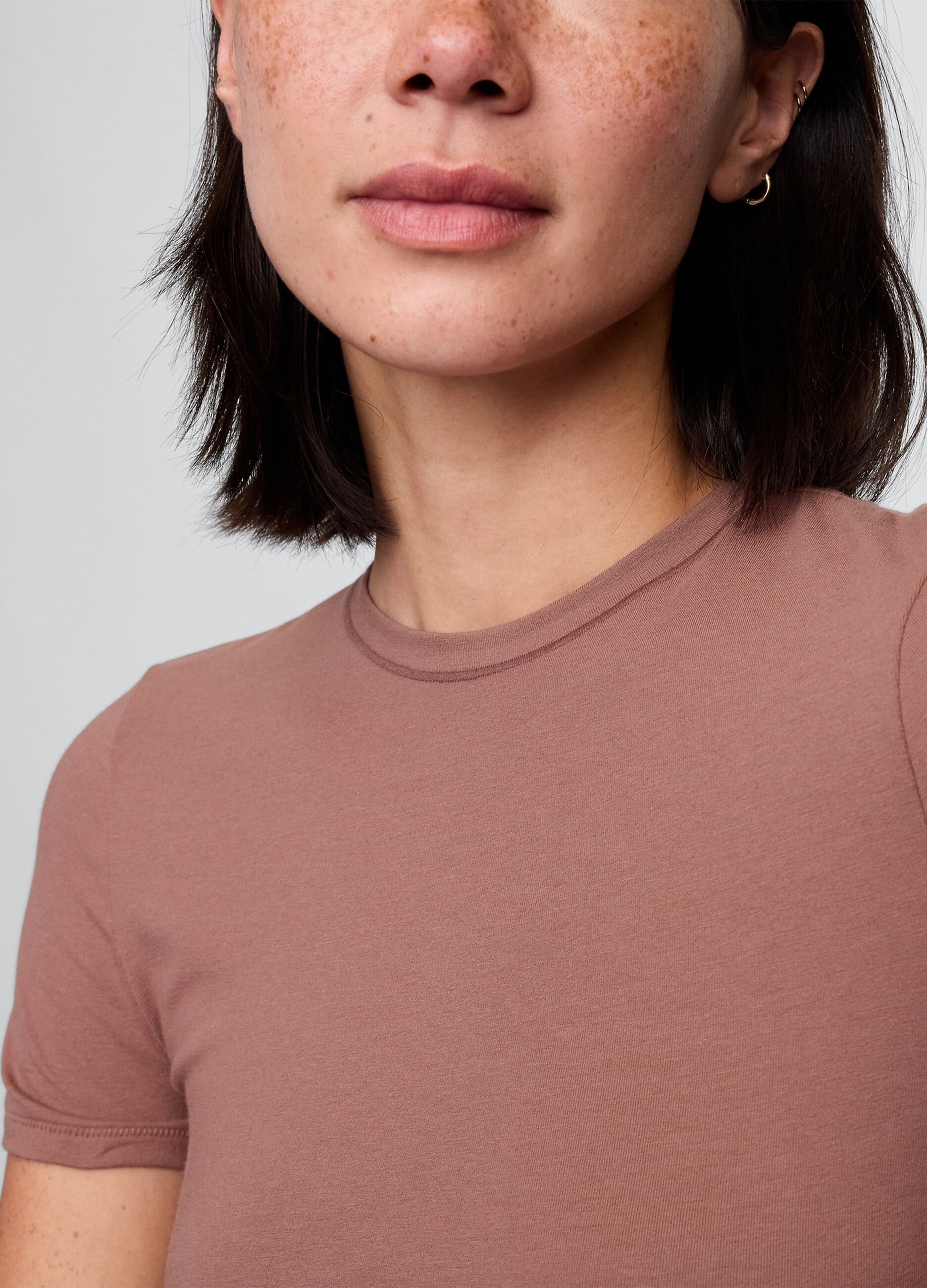 T-shirt marrone elasticizzata_3