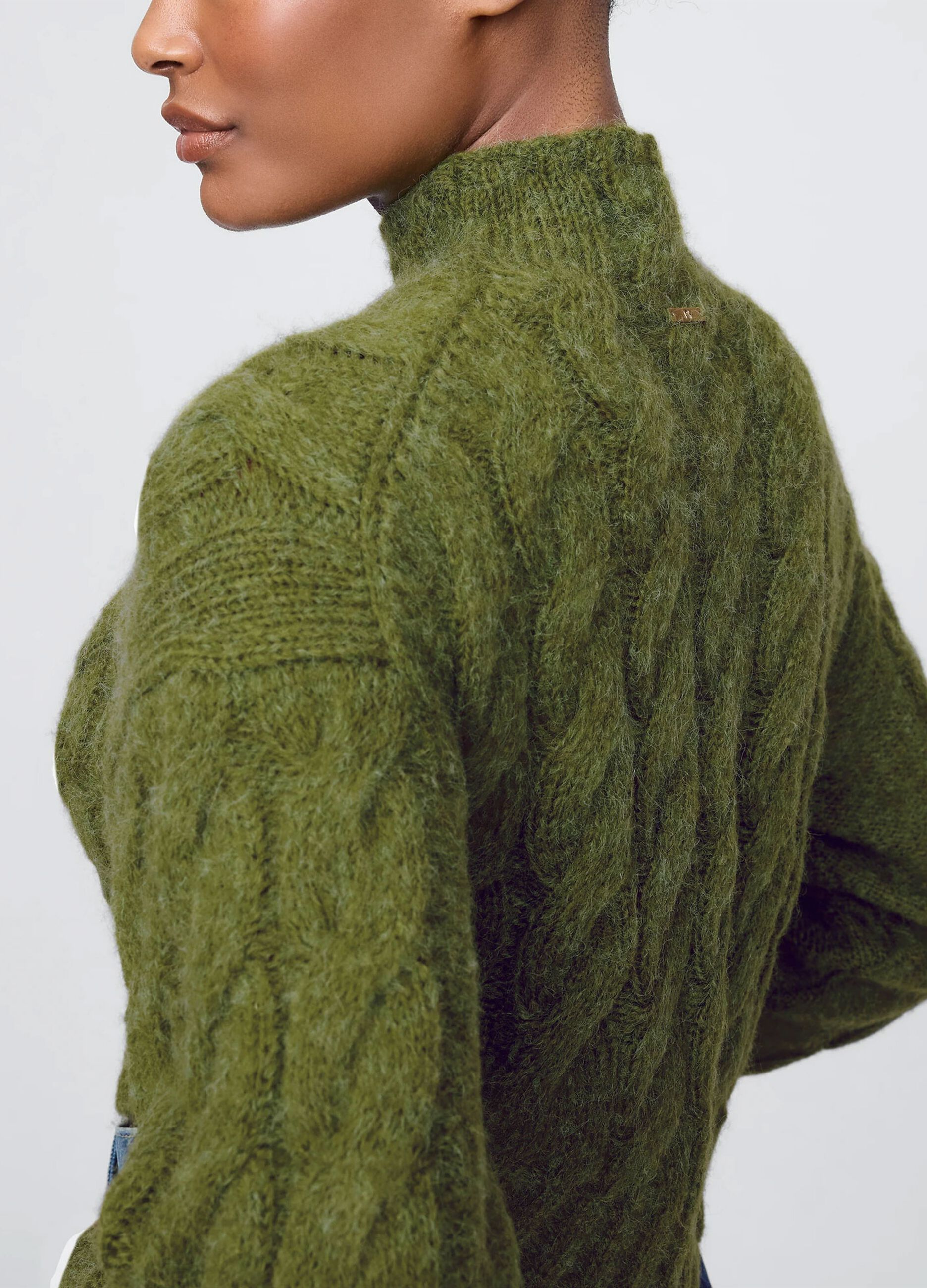 GAP x CULT GAIA Pullover crop a trecce_3