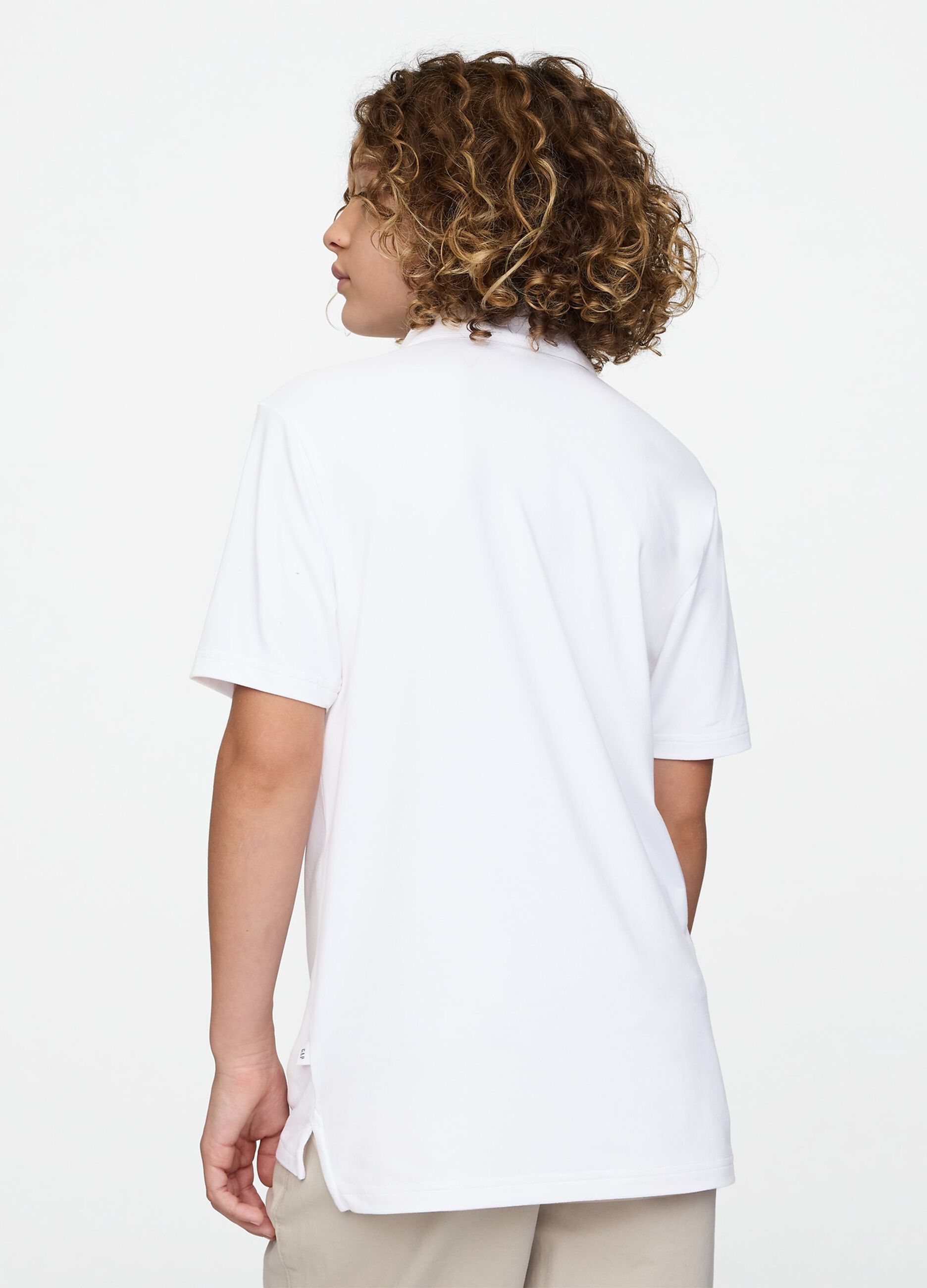 Polo bianca a maniche corte in tessuto elasticizzato GAP Kids_2