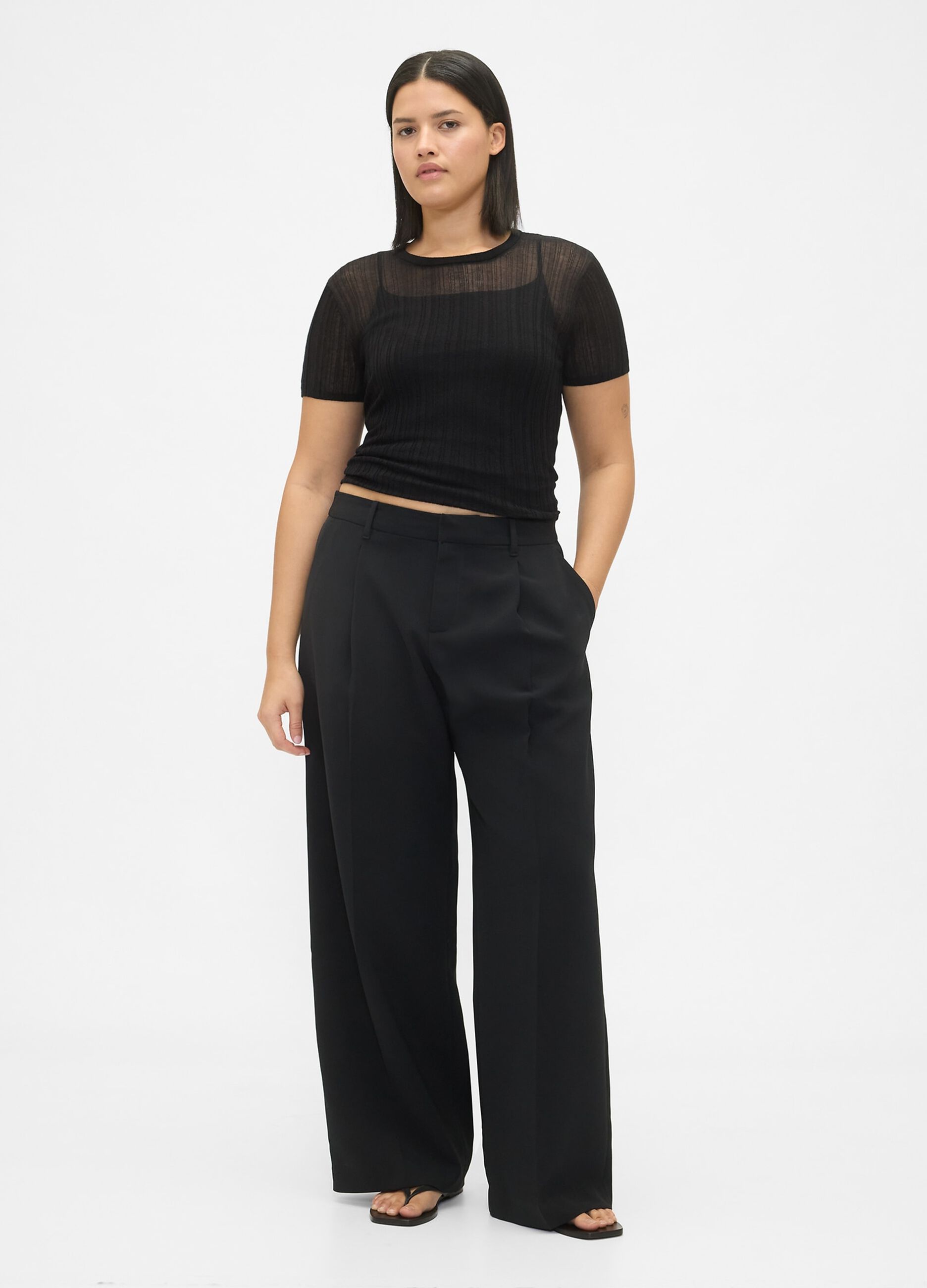 Pantaloni neri elasticizzati a gamba larga_5
