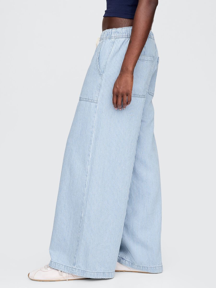 Pantaloni ampi in denim leggero Gap Donna_3