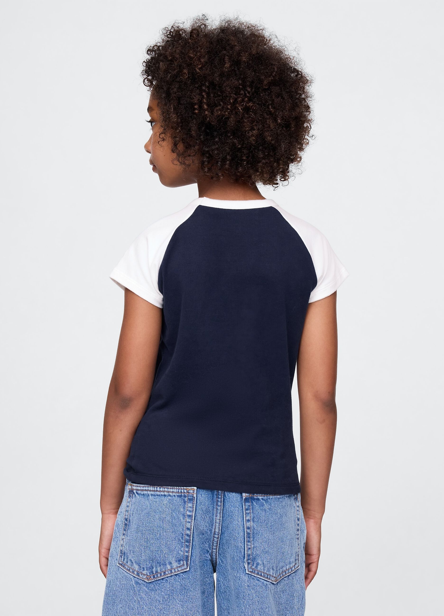 T-shirt blu con maniche raglan corte GAP Kids_1