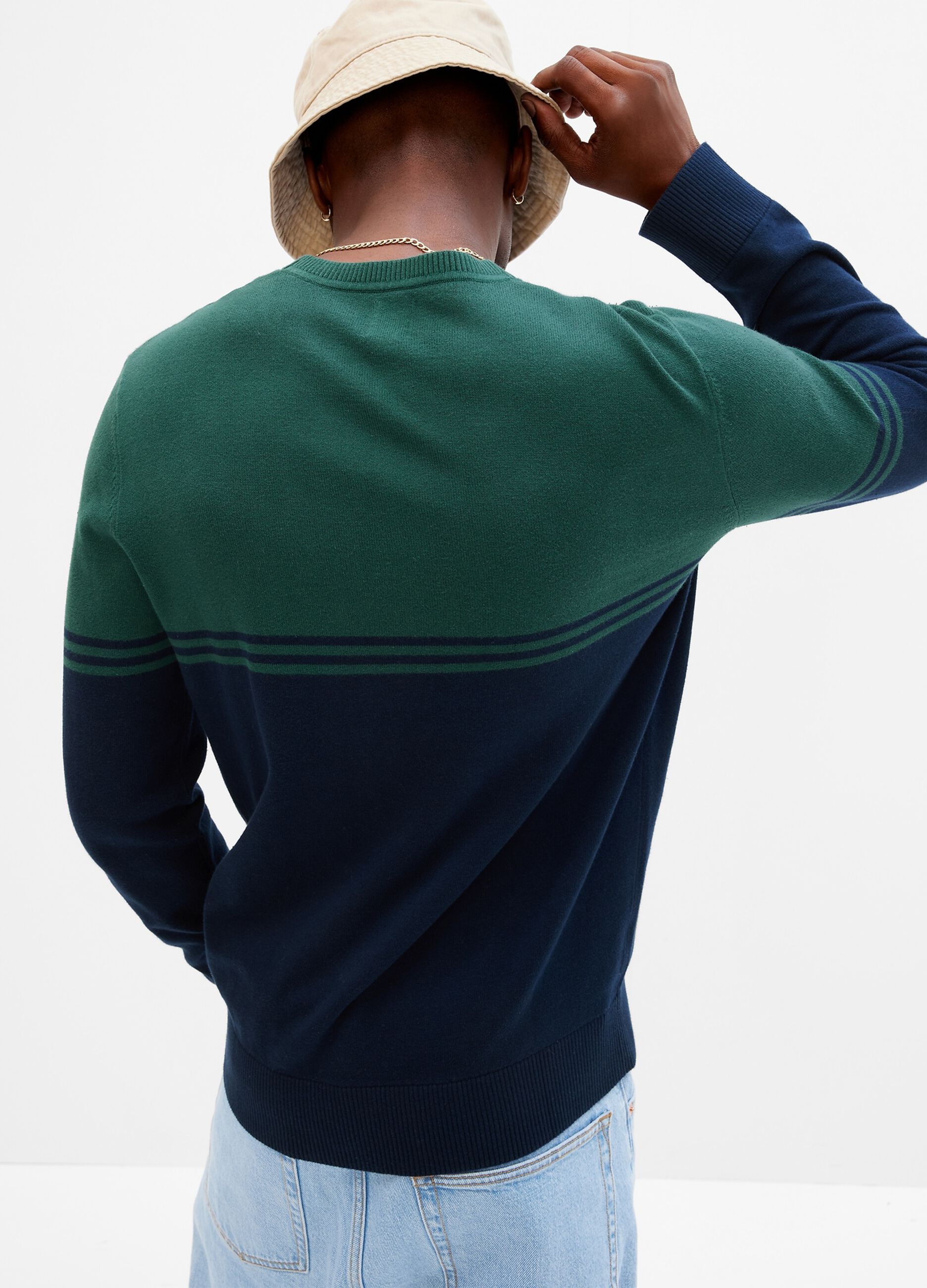 Colour block pullover with fine stripes_2