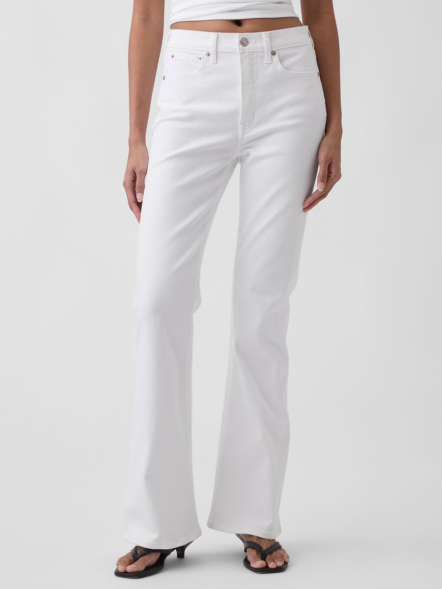 Jeans in cotone elasticizzato a gamba svasata Donna_1