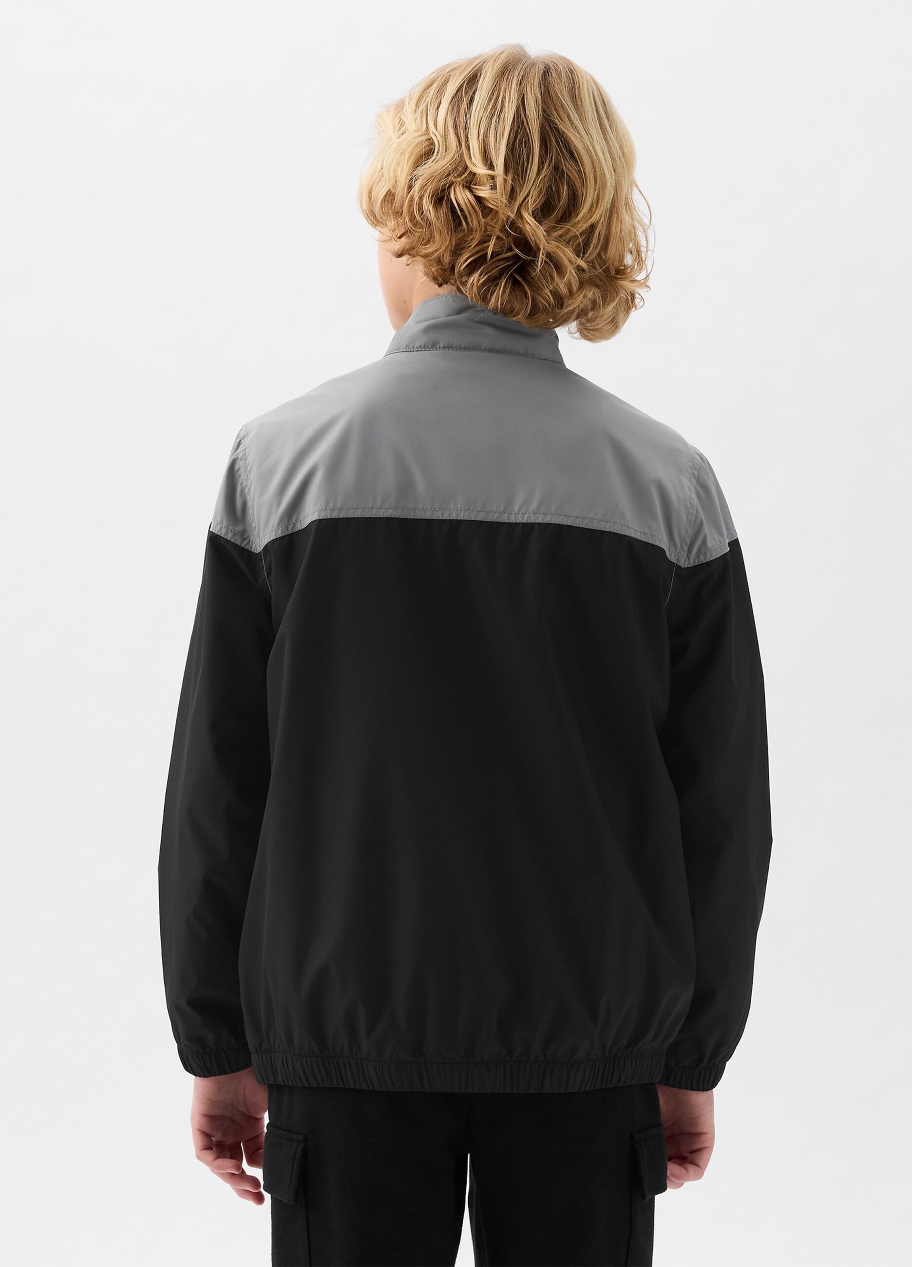 Two-tone windbreaker with logo patch_1