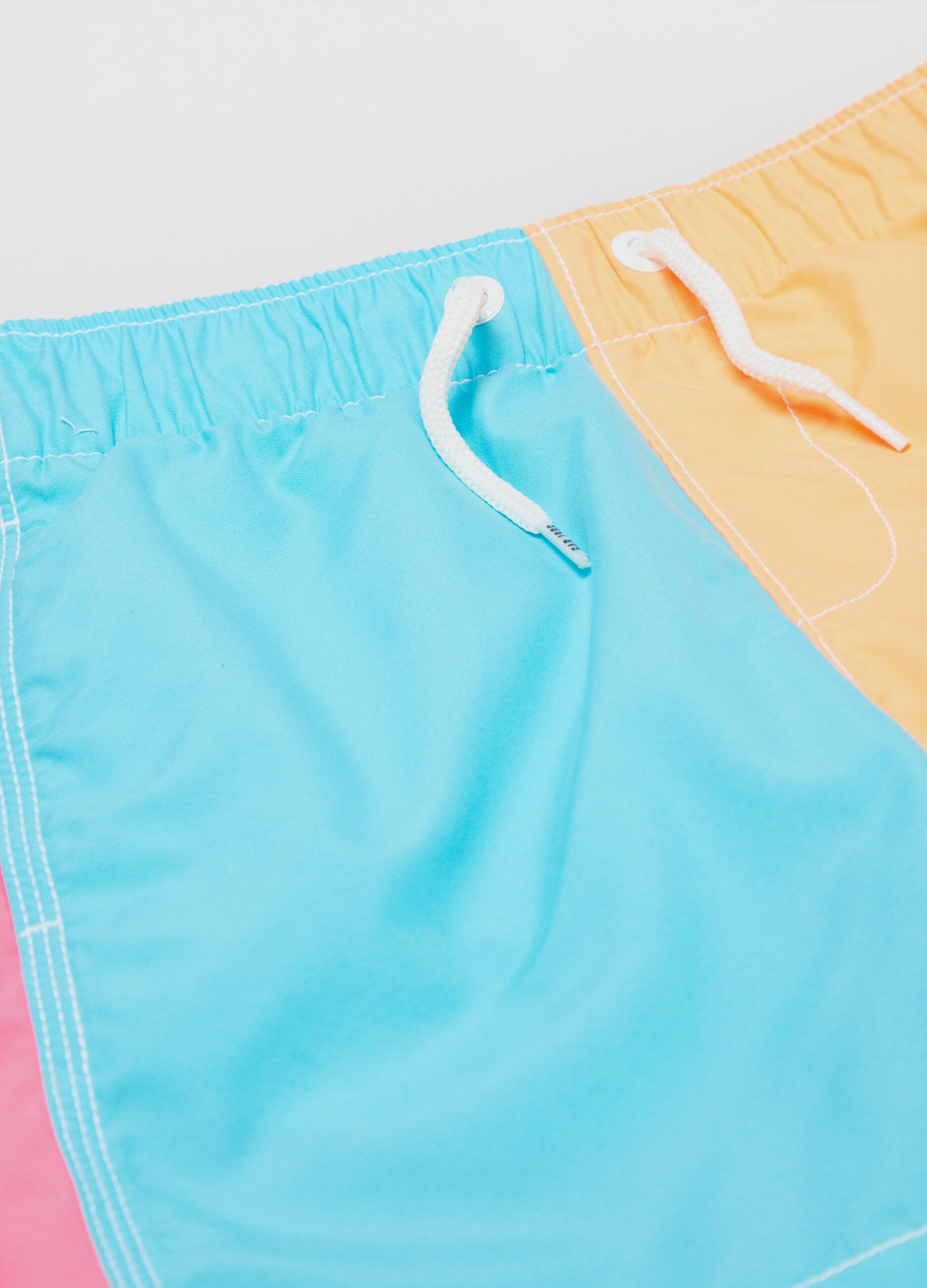 Swim shorts in recycled polyester with drawstring_5