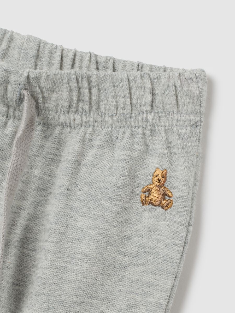 Joggers con coulisse e ricamo orsetto Bimbo_2