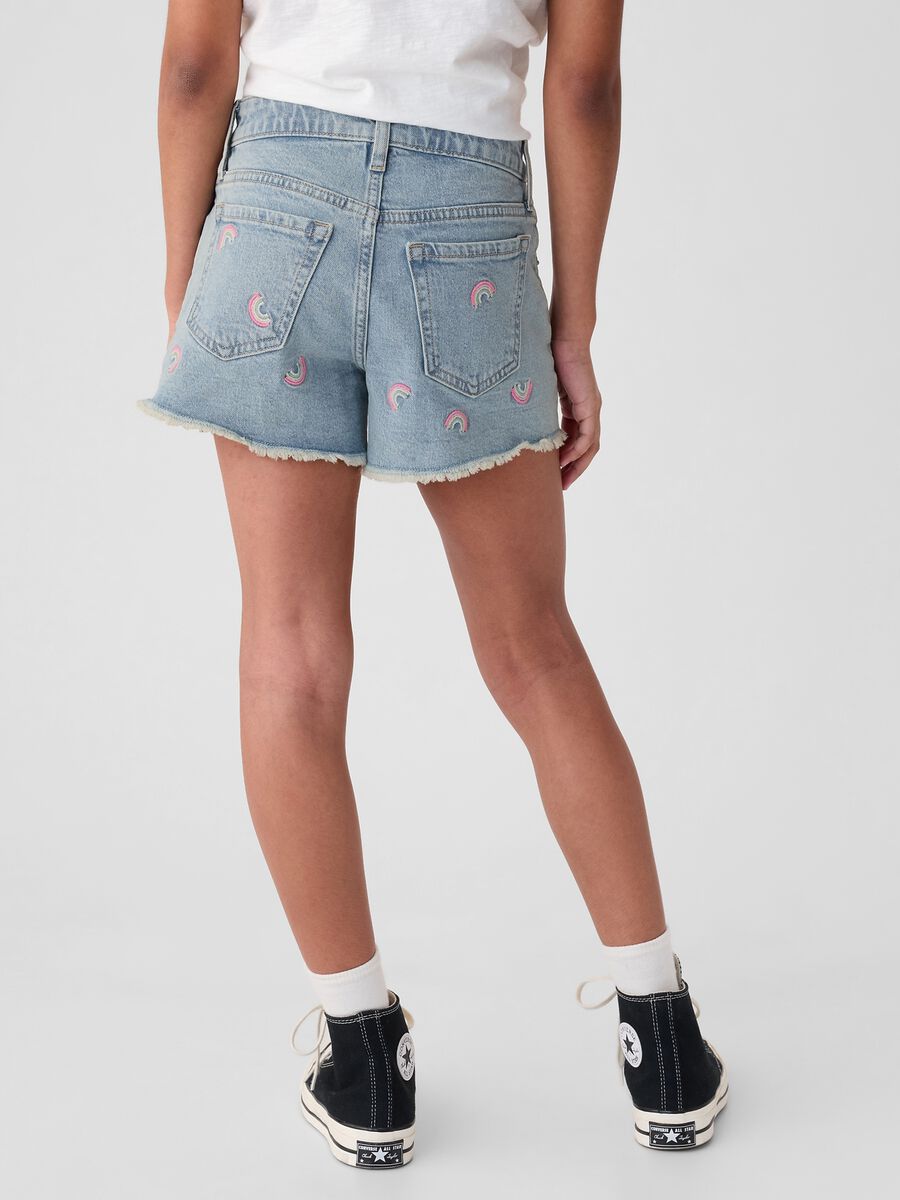Shorts in denim con ricamo arcobaleno Bambina_2