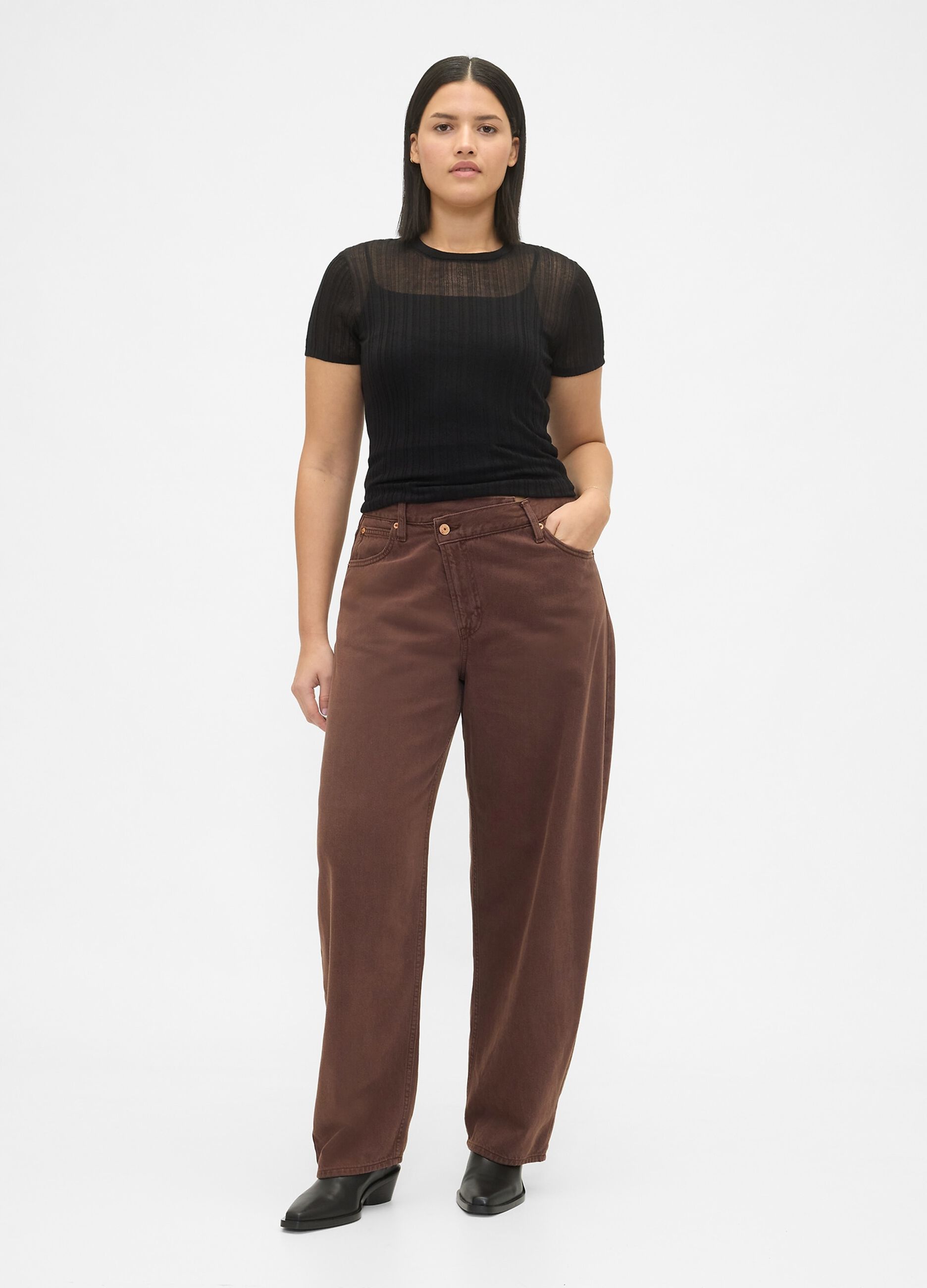 Brown jeans made of cotton and lyocell_1